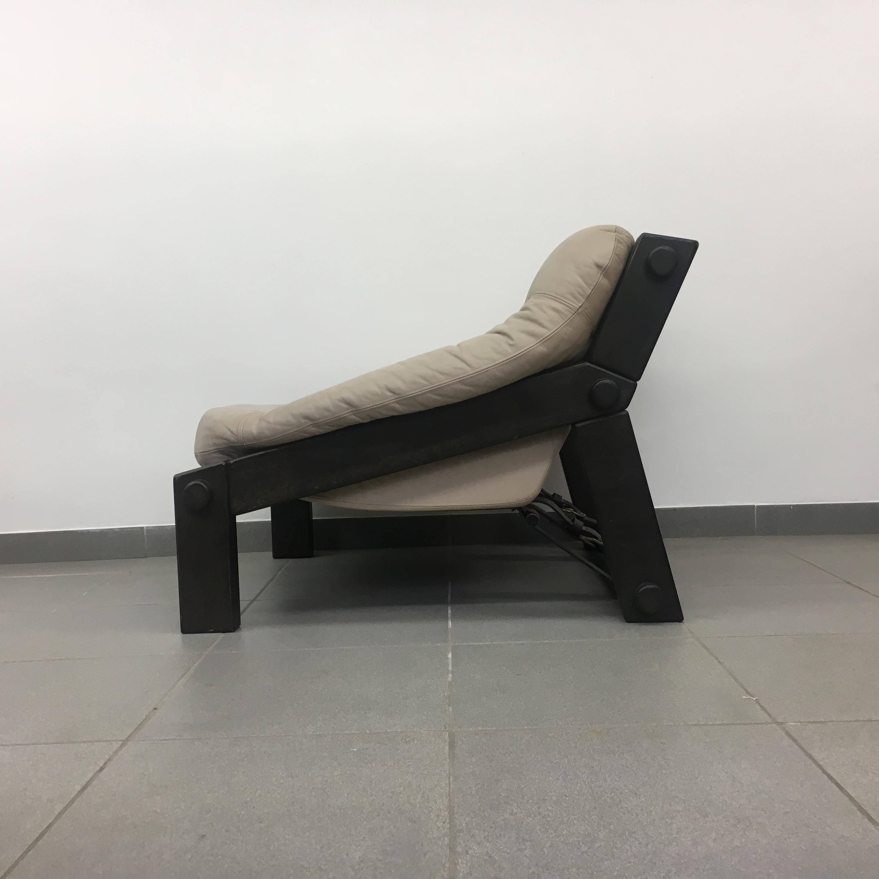 Designer: Gerard van den Berg
Producer: Montis
Period: 1970’s
Dimension: 68cm H, 89cm D , 89cm w, 39H seat