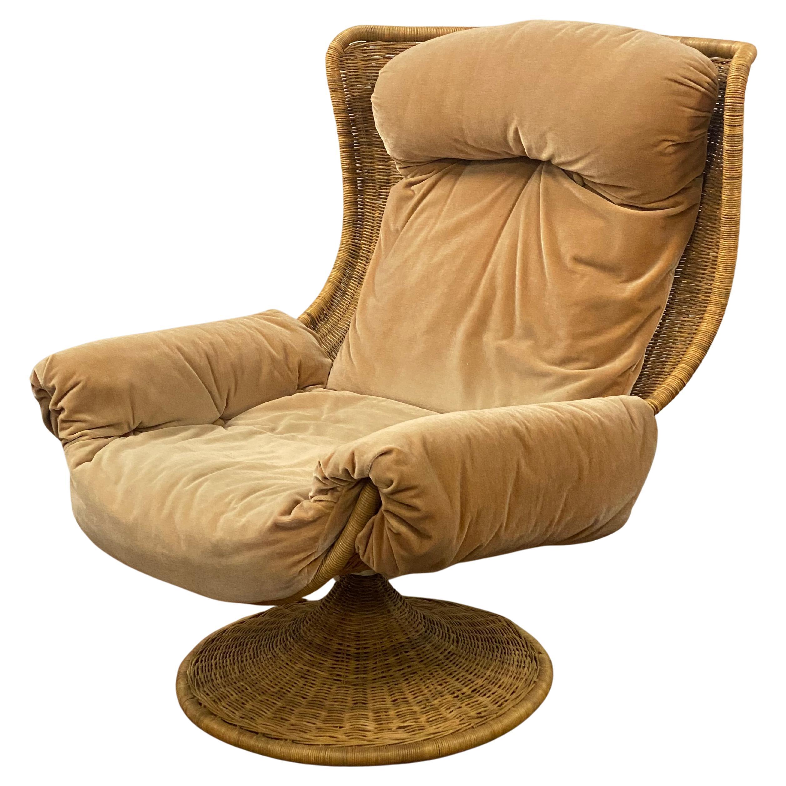 Gerard Van Den Berg pour la chaise longue pivotante en osier de Montis en vente