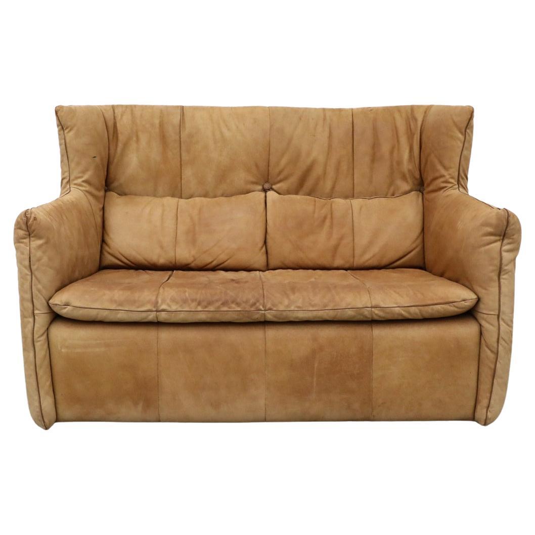 Gerard Van Den Berg Loveseat de cuero con respaldo alto en venta