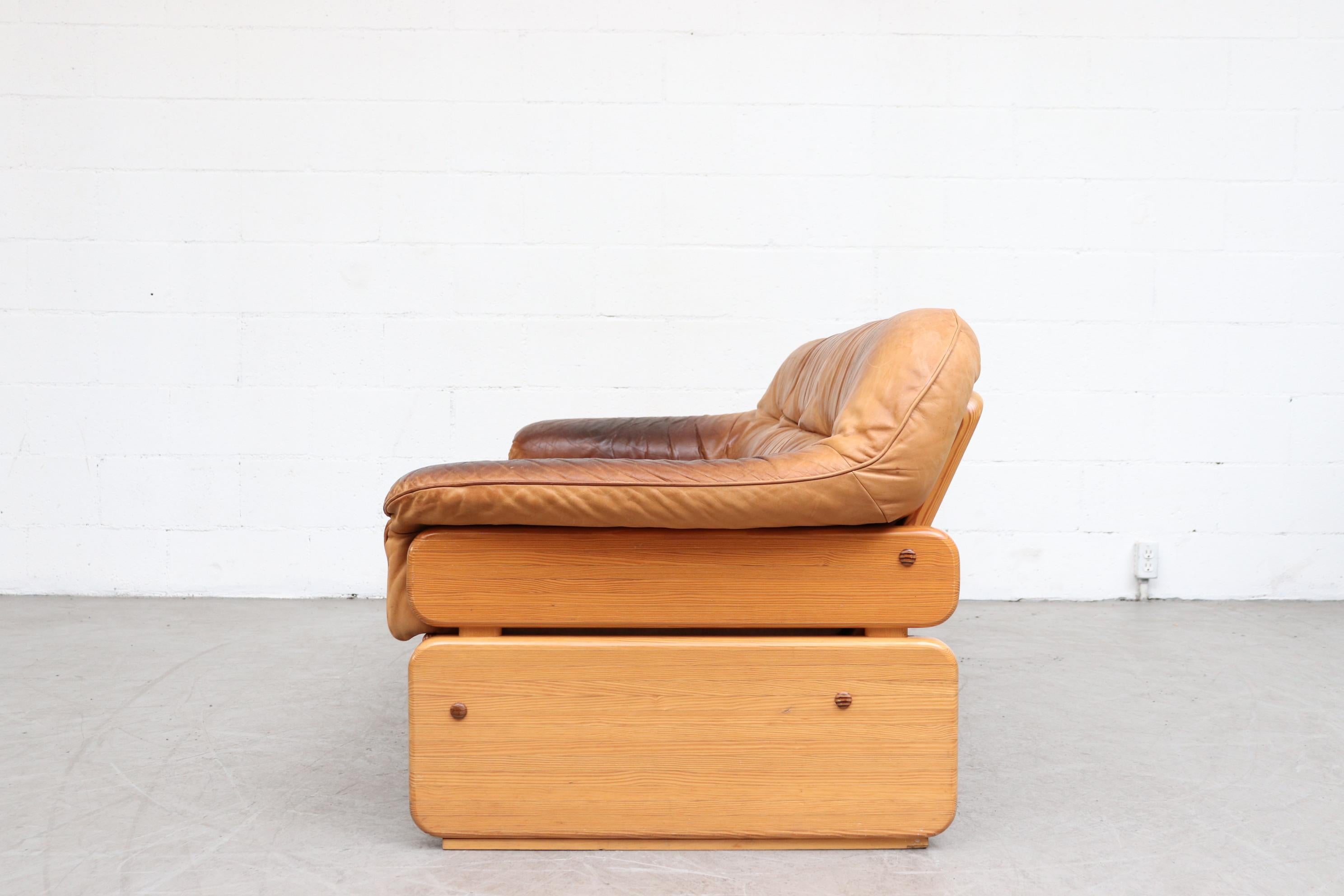 Gerard van den Berg Inspired Pine and Leather 3-Seat Sofa (Moderne der Mitte des Jahrhunderts)