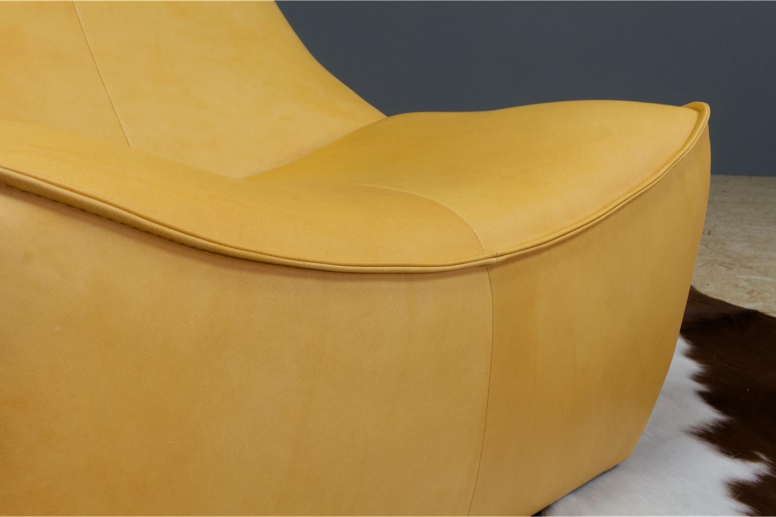 Dutch Gerard Van Den Berg Modern Brutalist Rock Chair in Leather, Montis Design For Sale
