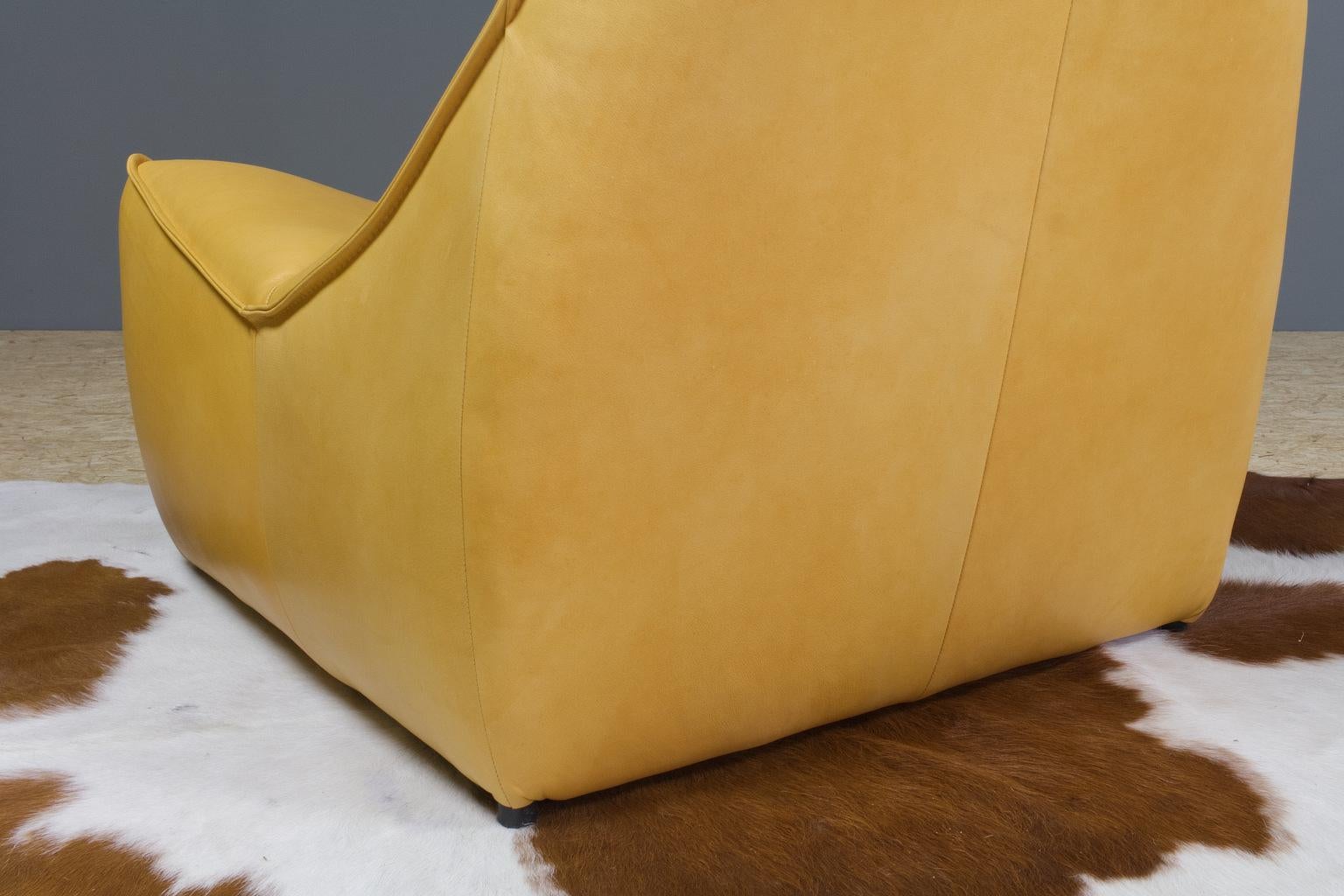 Gerard Van Den Berg Modern Brutalist Rock Chair in Leather, Montis Design For Sale 3