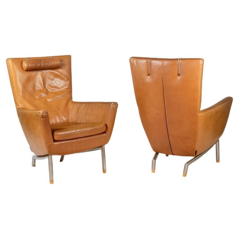 Gerard Van Den Berg Paire de fauteuils en cuir, années 1980. en vente