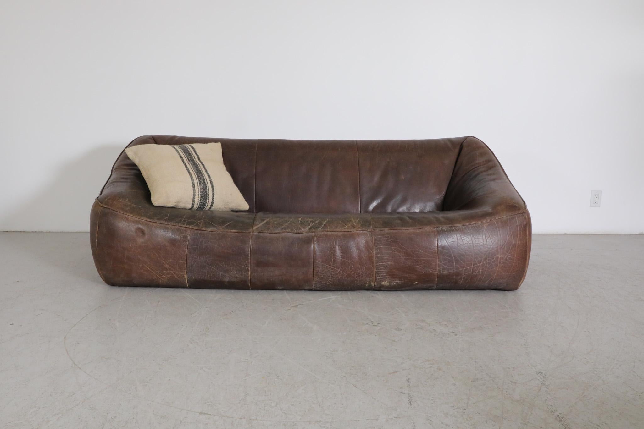 Dreisitzer-Sofa 'Ringo' aus der Mitte des Jahrhunderts, entworfen von Gerard Van Den Berg für Montis. Weiches Formsofa mit dickem Leder, hergestellt von Montis und entworfen vom Mitbegründer Gerard van den Berg, ist ein elegantes und