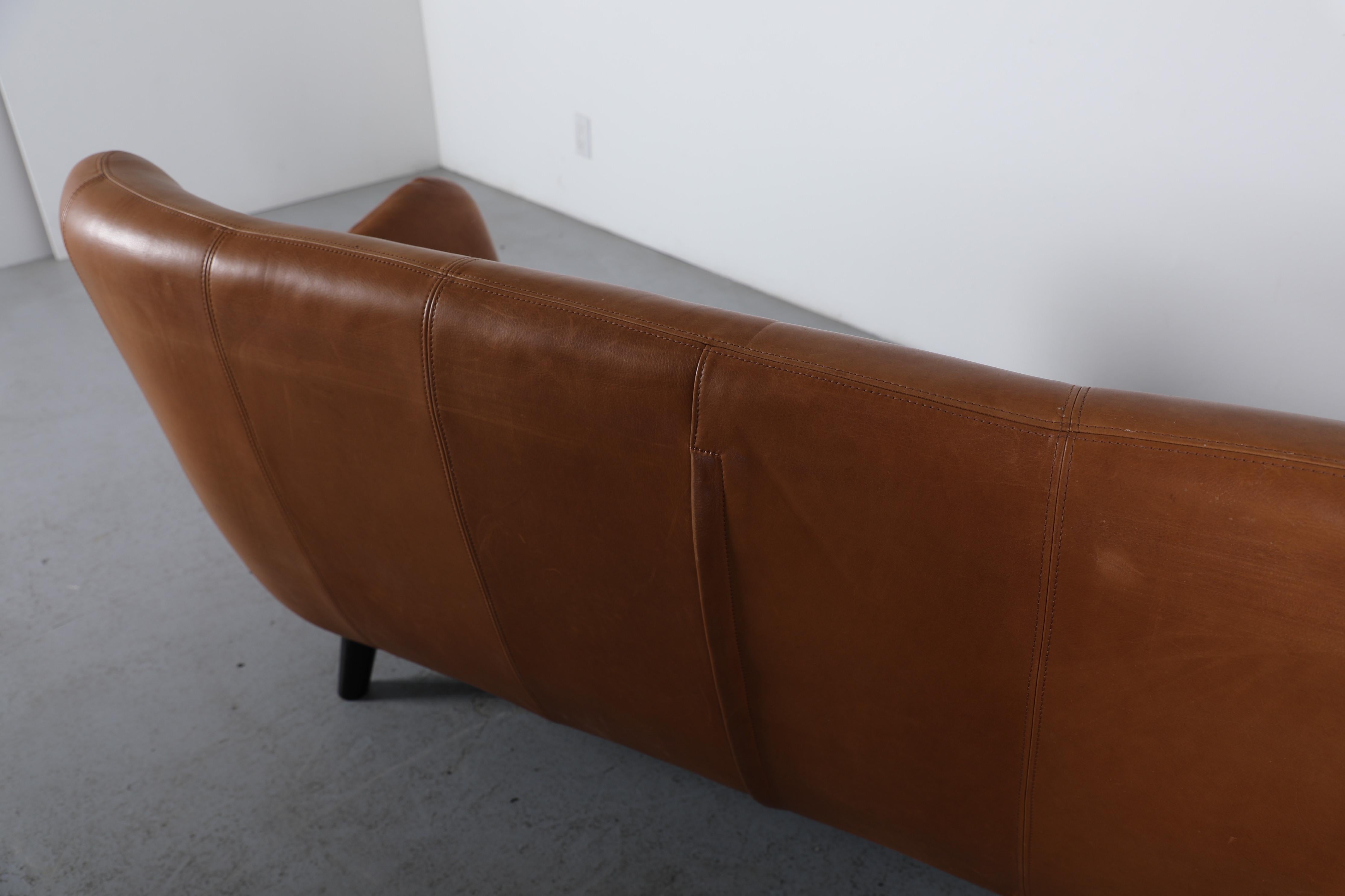 Sofá de piel acolchada estilo Gerard Van Den Berg, coñac natural en venta 5
