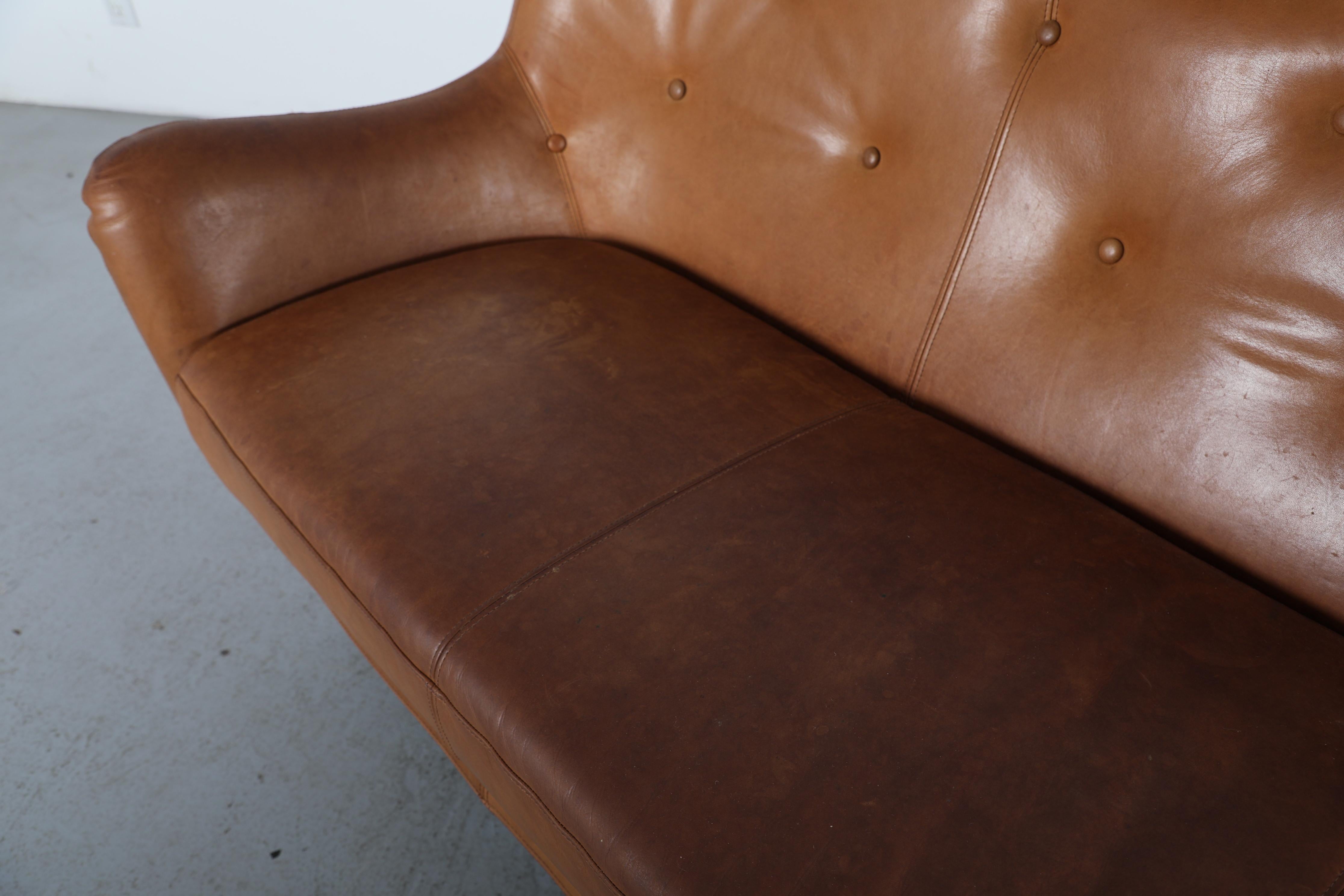 Sofá de piel acolchada estilo Gerard Van Den Berg, coñac natural en venta 7