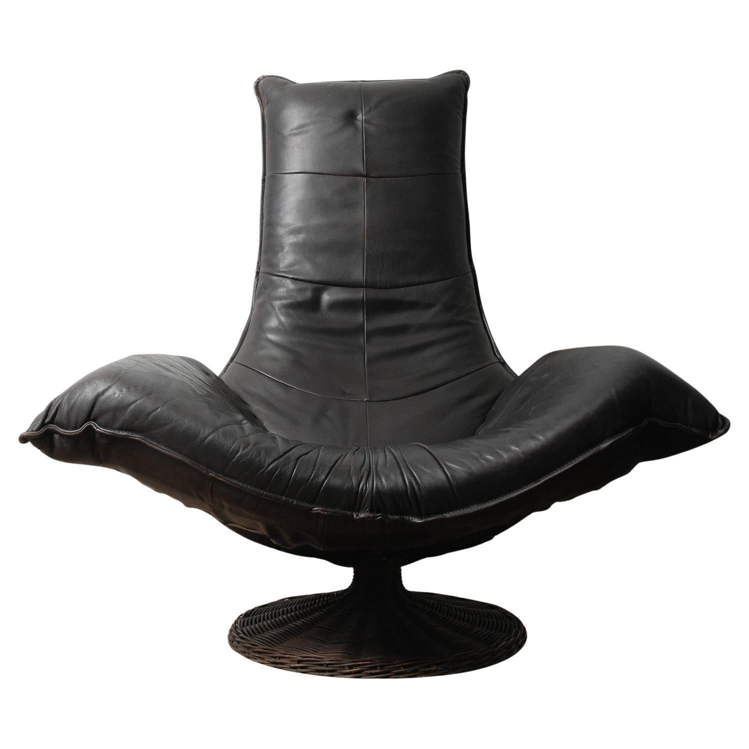 Gerard Van Den Berg “Wammes” Swivel Lounge Chair for Montis 1970s Dutch Modern