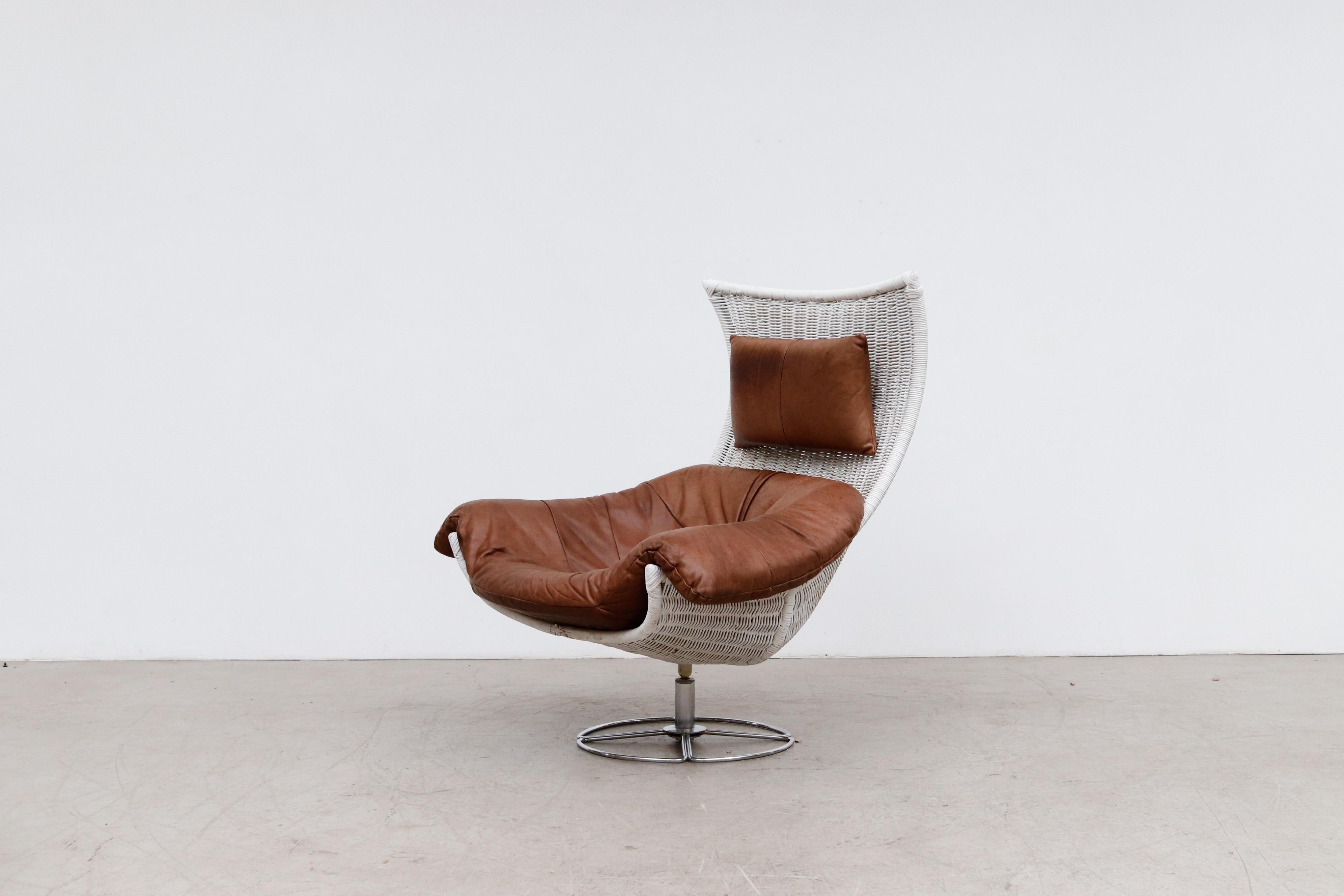 Mid-Century Modern Chaise longue en rotin blanc et cuir Gerard van den Berg en vente