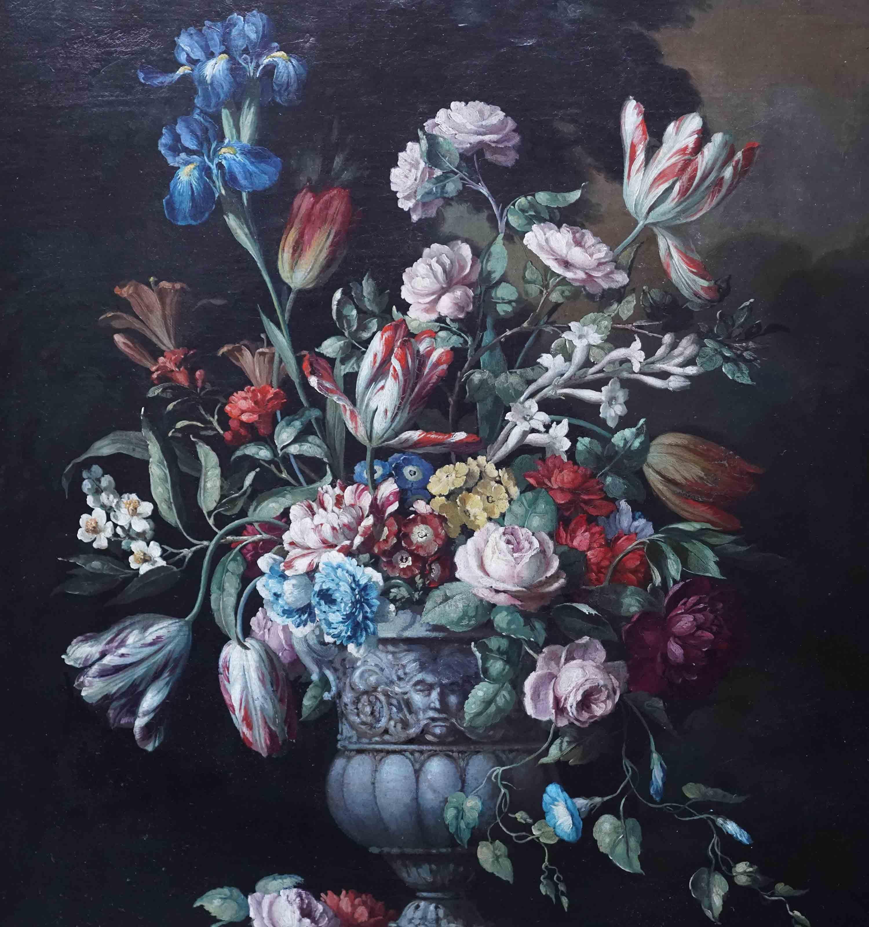 Diese hervorragende lebendige holländischen 18. Jahrhundert Altmeister floralen Ölgemälde ist auf Kreis von Gerard Van Spaendonck zugeschrieben. Um 1790 gemalt, ist es ein schönes gemischtes Blumenstillleben in einer verzierten Urne auf einem