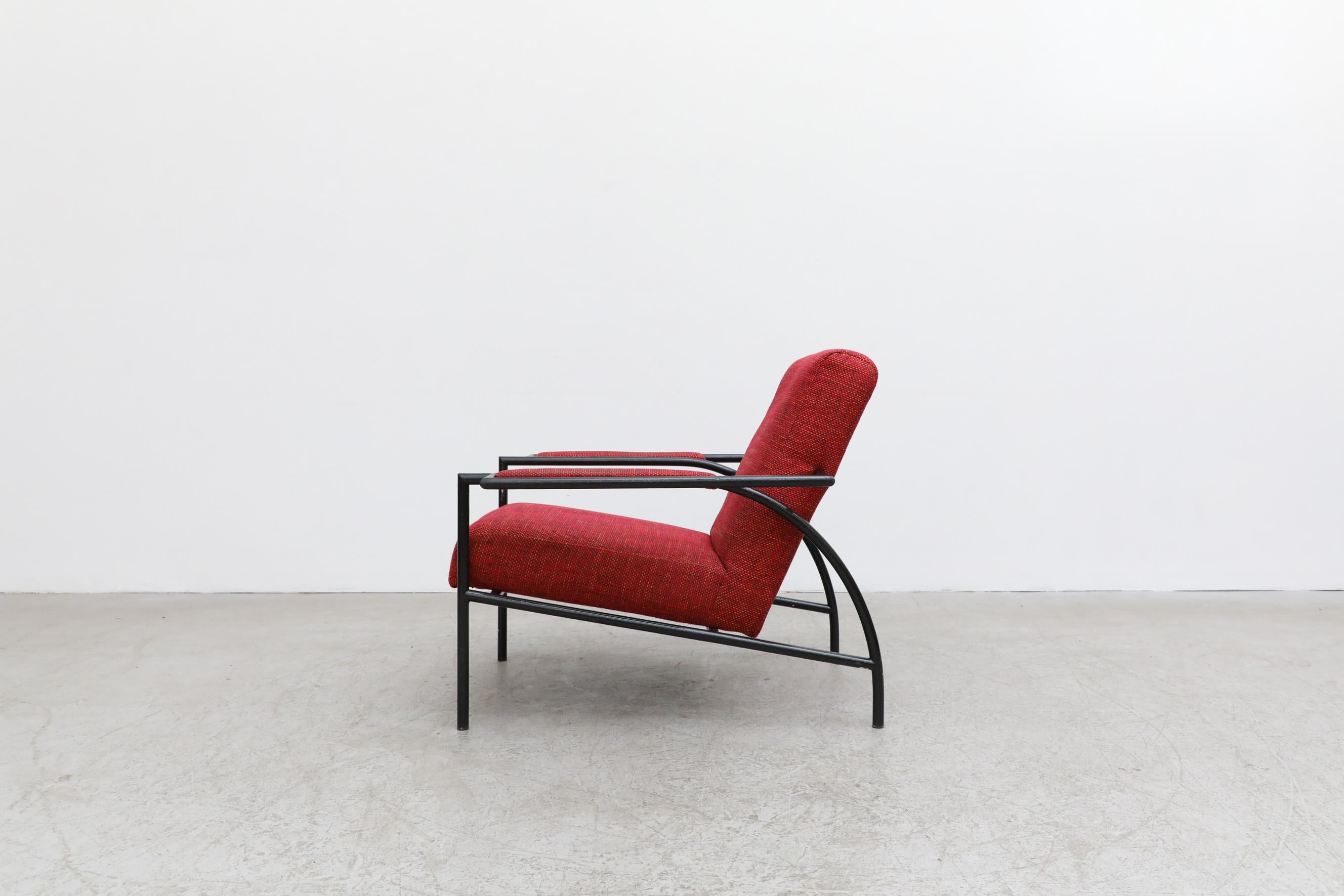 Gerard Vollenbrock Red Lounge Chair with Black Frame for Gelderland, 1980's In Good Condition For Sale In Los Angeles, CA