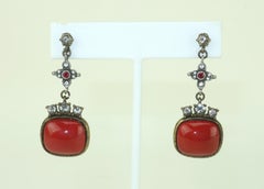 Gerard Yosca - Boucles d'oreilles pendantes en pierres et en strass, années 1990