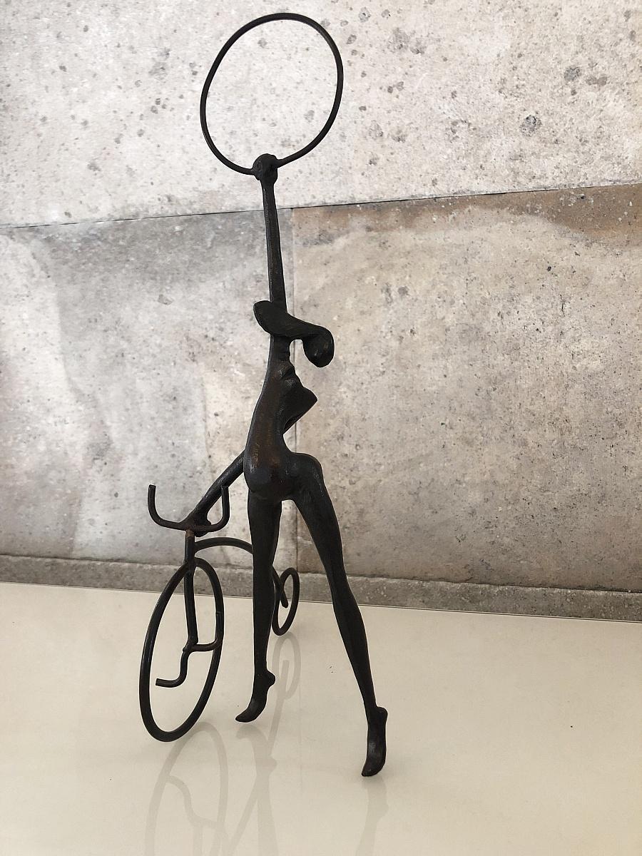 Gerardo FERNANDEZ  Figurative Sculpture - Bicicleta mediana