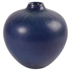 Gerd Bøgelund für Royal Copenhagen Blaue Teardrop Vase Dänische Moderne Keramik 1960