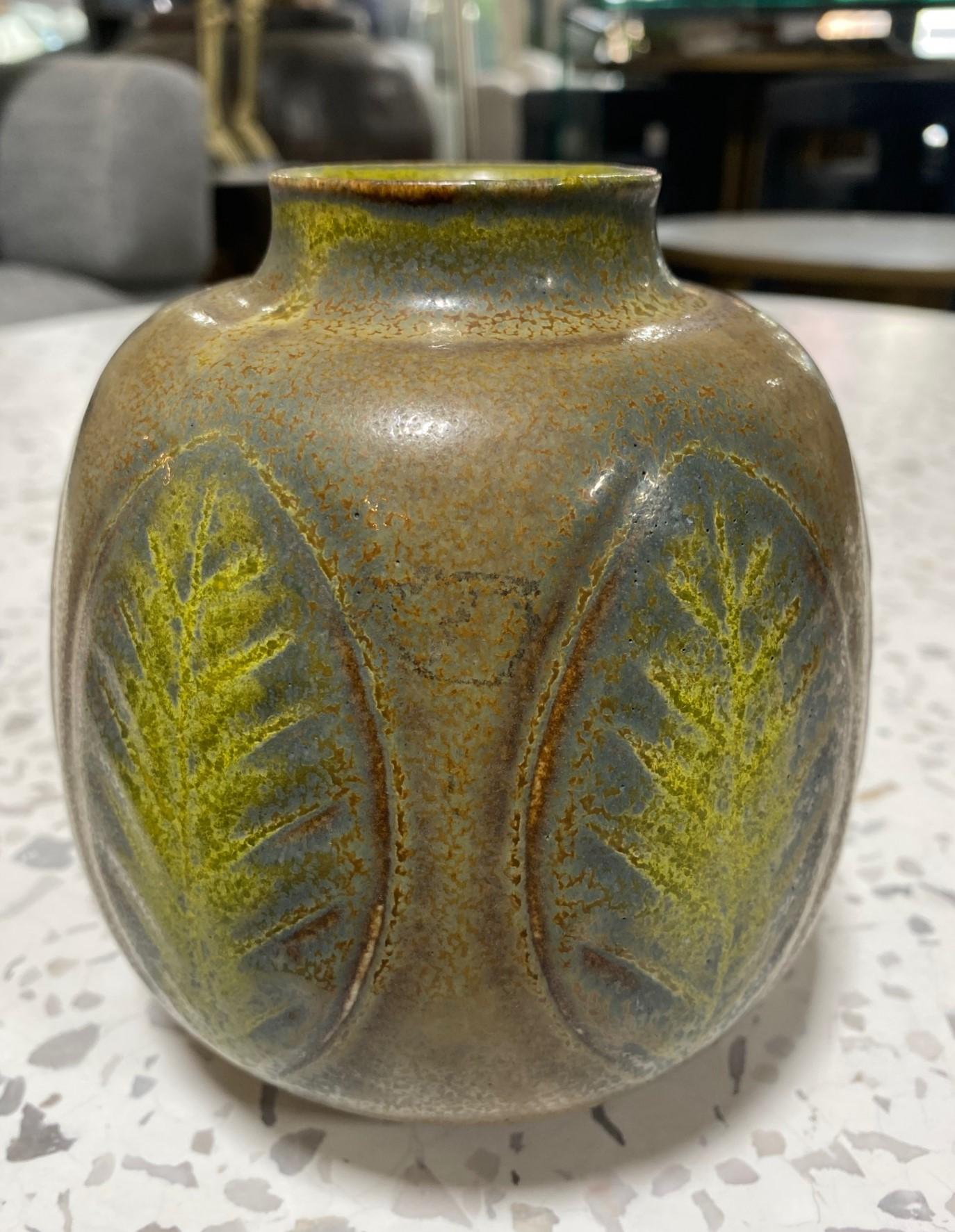 Gerd Bogelund for Royal Copenhagen Signed Danish Denmark Art Pottery Leaf Vase For Sale 2