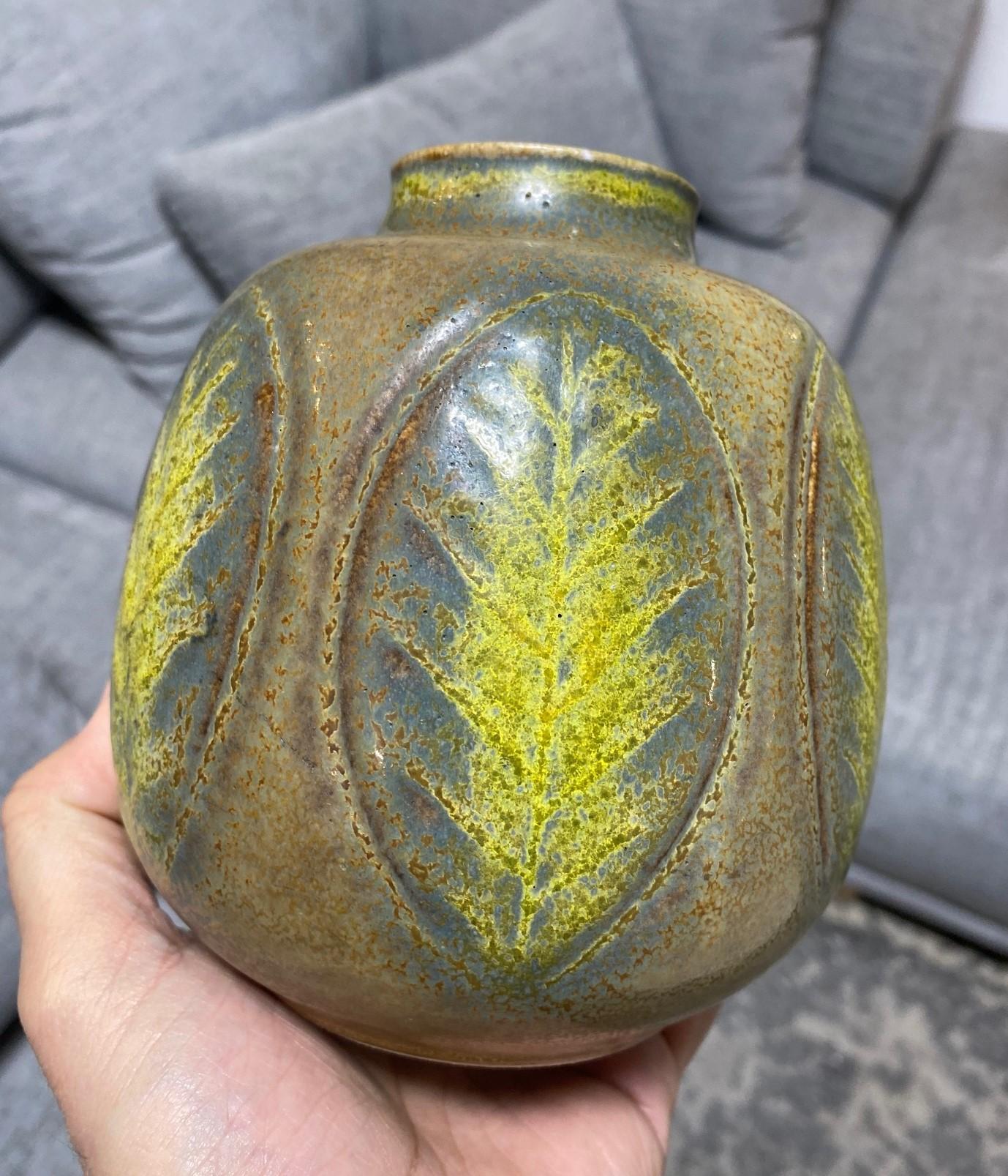 Gerd Bogelund for Royal Copenhagen Signed Danish Denmark Art Pottery Leaf Vase For Sale 3
