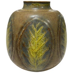 Gerd Bogelund pour Royal Copenhagen Vase à feuilles en poterie d'art danoise signé