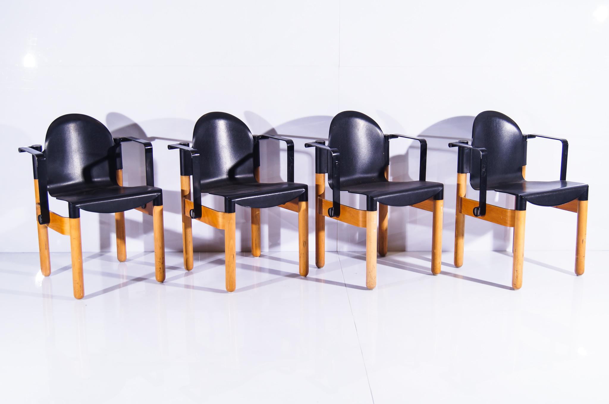 Gerd Lange for Thonet - Flex 2000 - armchairs - set of 4
 

Industrial Vintage Flex 2000 chair designed by Gerd Lange for Thonet in the early 1970s.

Very cool design and very nice seating comfort. The chair is in good and vintage condition.