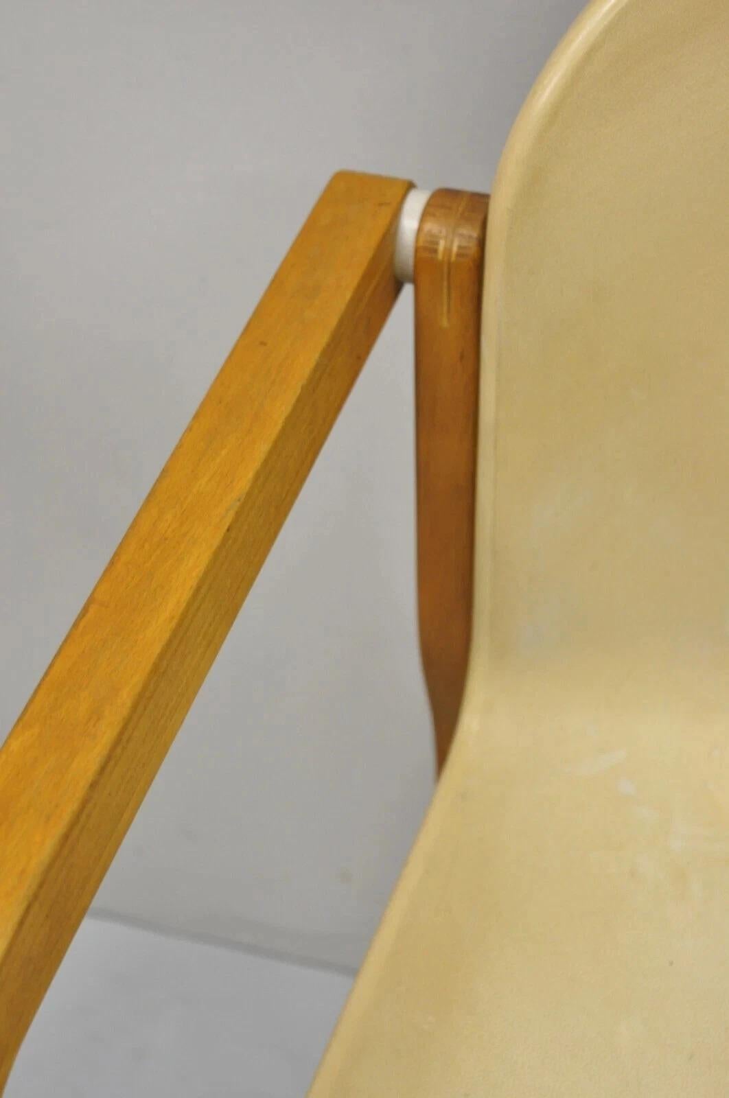 Gerd Lange Sillón Thonet de plástico moldeado y madera de abedul de mediados del siglo XX en venta 1