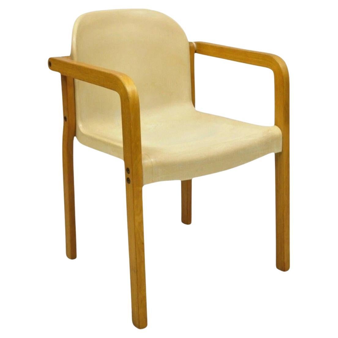 Gerd Lange Sillón Thonet de plástico moldeado y madera de abedul de mediados del siglo XX en venta