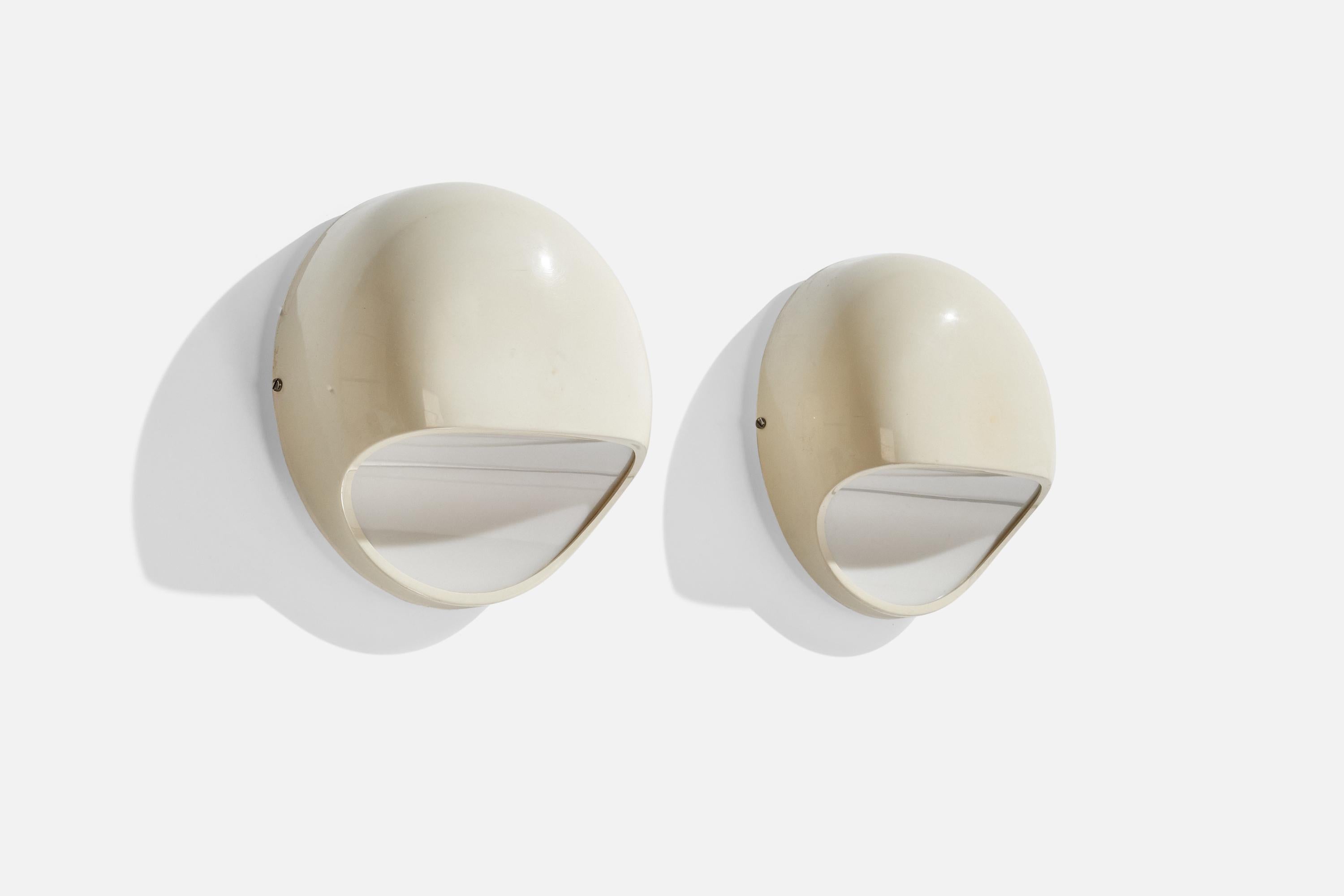 A pair of white plastic and acrylic wall lights designed by Gerd Lange and produced by Kartell, Italy, c. 1970s.

Overall Dimensions (inches):  10.5” H x 4.5 “D
Back Plate Dimensions (Inches):  ” H x ” W x ” D
Bulb Specifications: E-14 Bulbs
Number