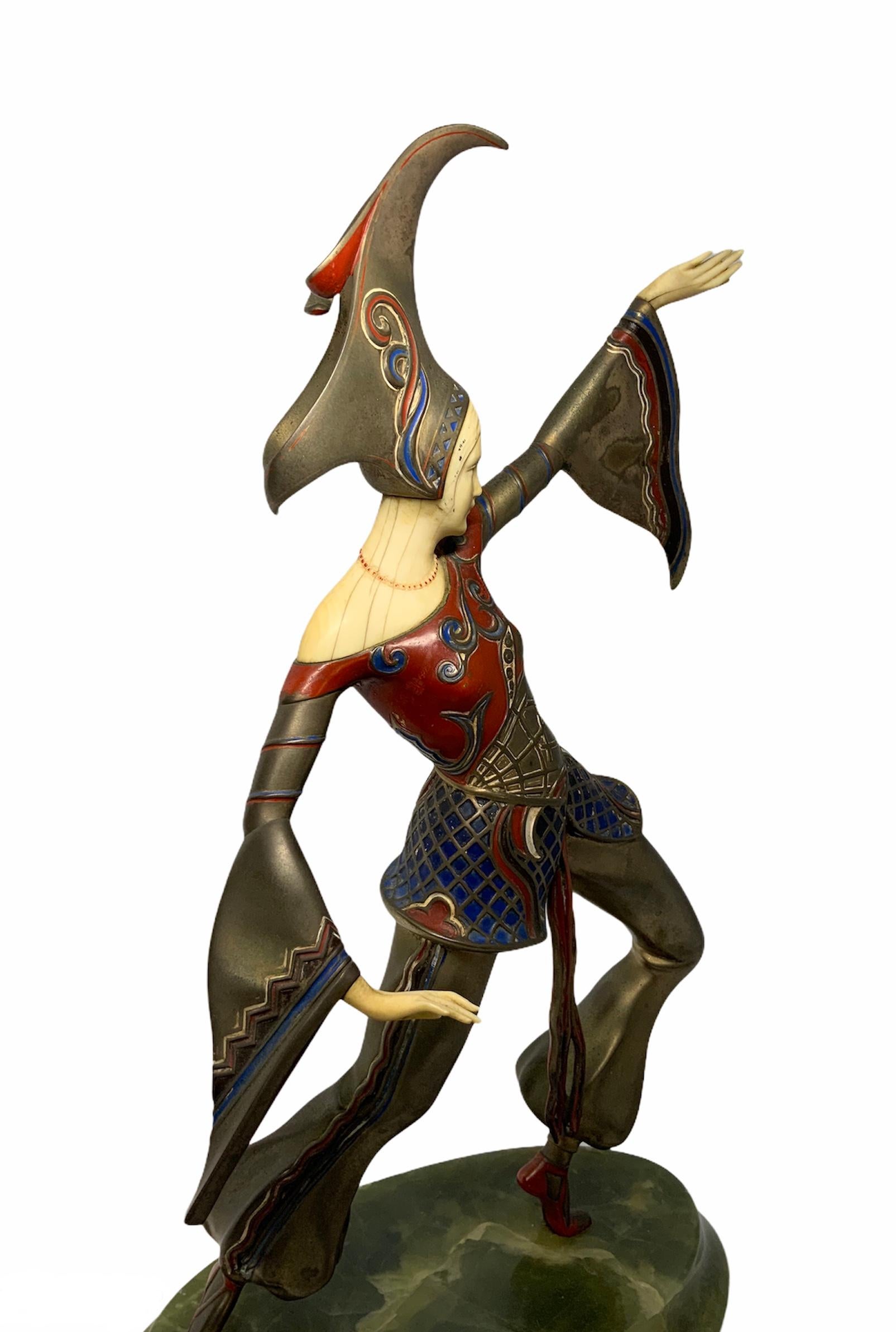 Autrichien Figure d'une danseuse en bronze et émail ivoire de Gerdago en vente