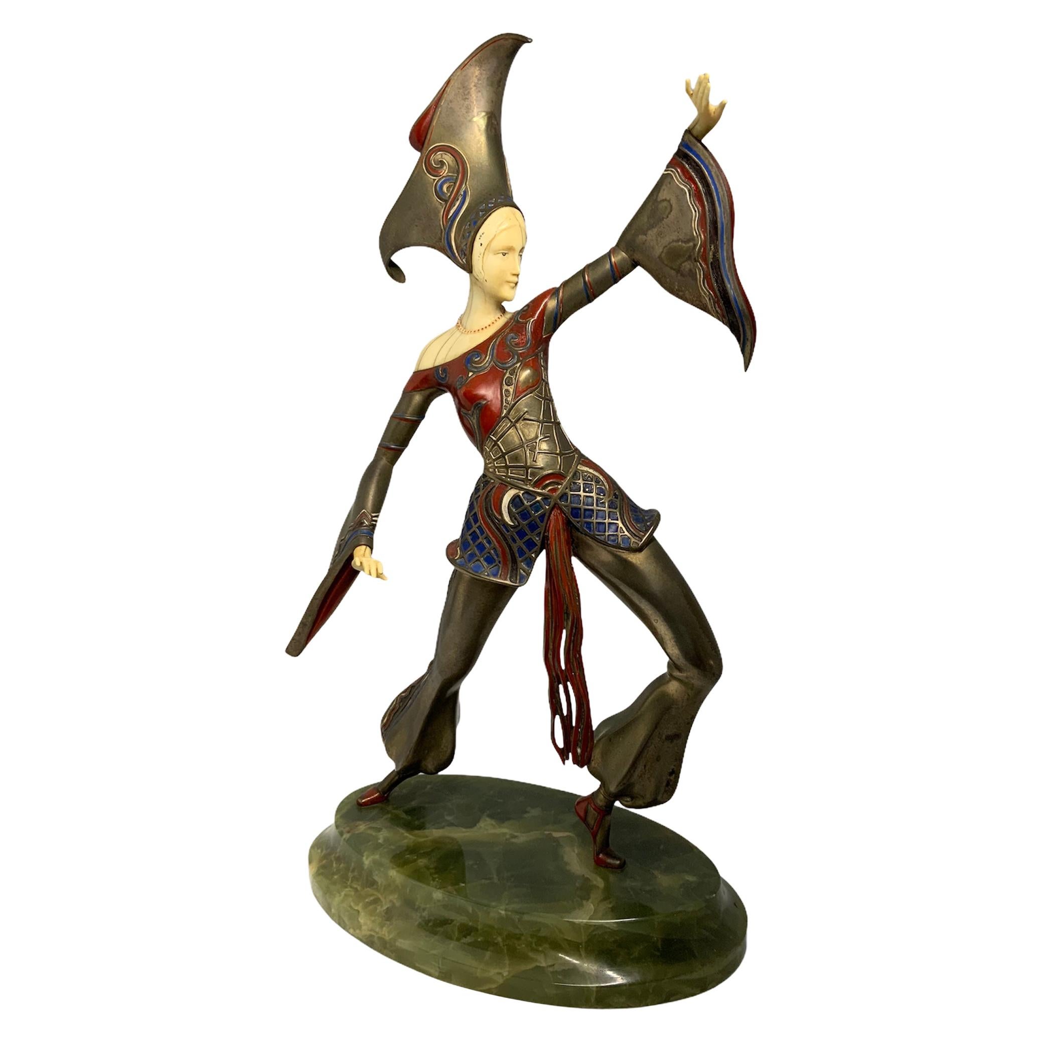 Figure d'une danseuse en bronze et émail ivoire de Gerdago en vente