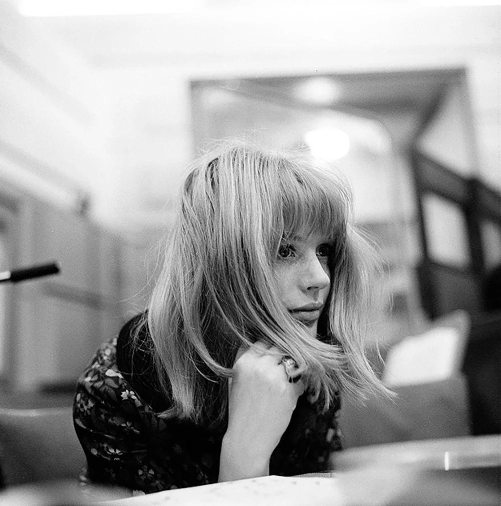 Portrait Photograph de Gered Mankowitz - Marianne Faithfull 1964 Estudios Decca de Londres Edición limitada firmada