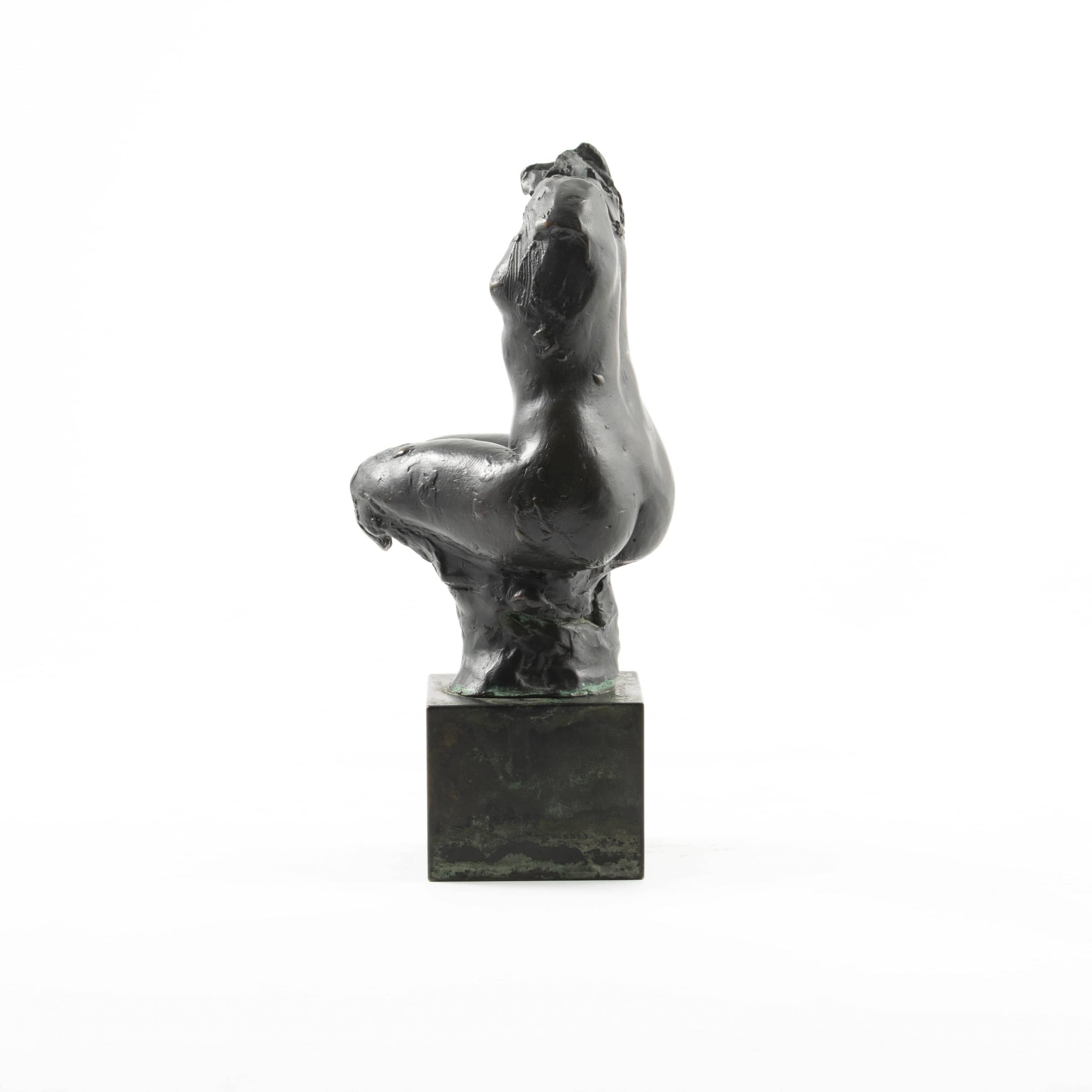 Gerhard Henning 1880-1967.
Dark patinated bronze statuette of woman sitting.
On bronze plinth.
Signed G. Henning.
