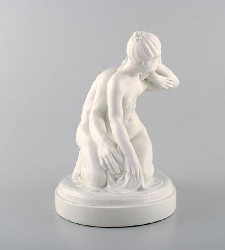 Gerhard Henning 1880-1967, for Royal Copenhagen. Amor and Psyche, figure in china, blanc de chine.
Juliane Marie stamp (1905).
Measures: 22.5 cm high, 18 cm wide.
2nd factory quality.
In perfect condition.