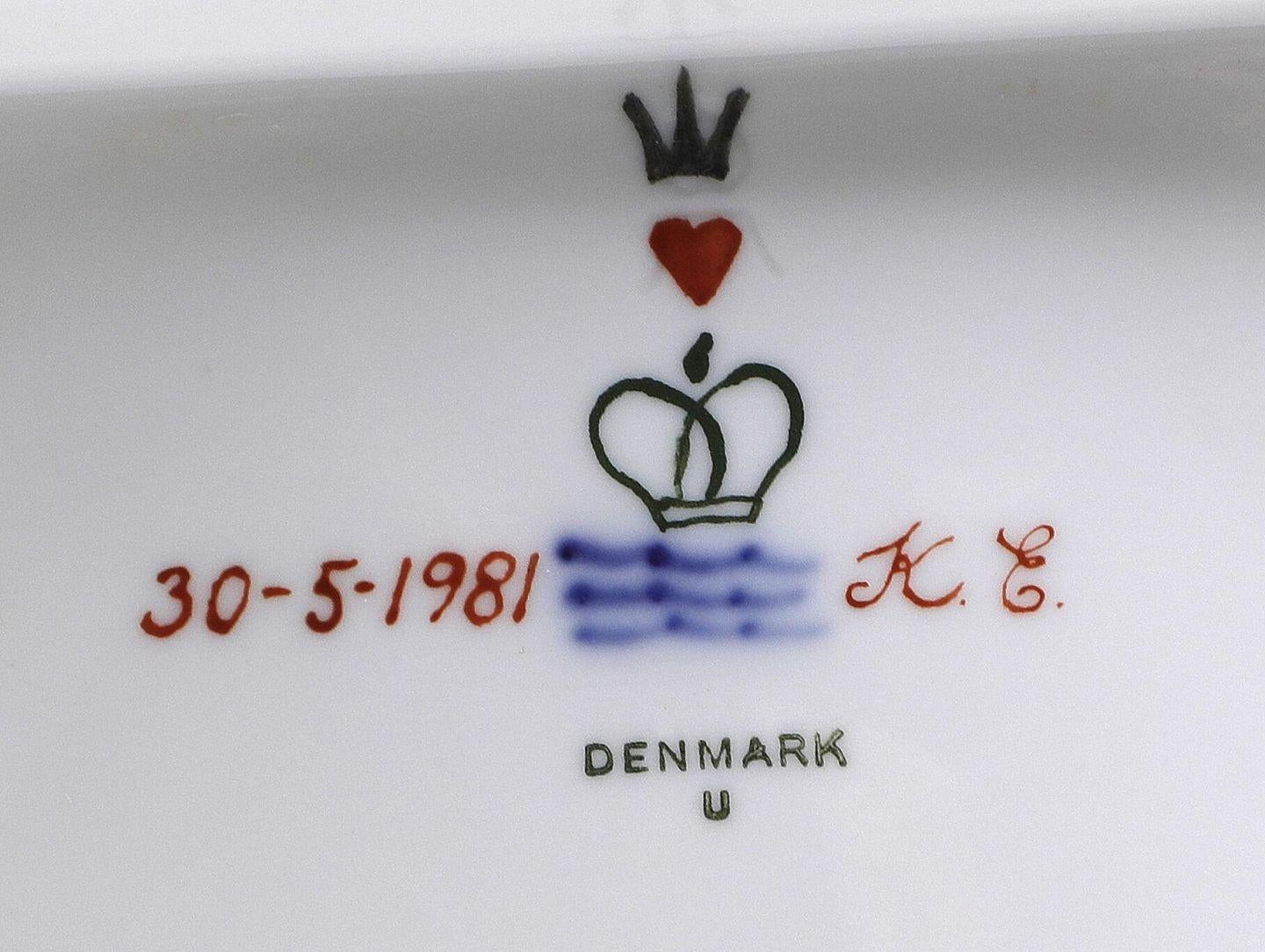 Gerhard Henning for Royal Copenhagen. Porcelain bobblehead doll ‘Ane Mari’ For Sale 2