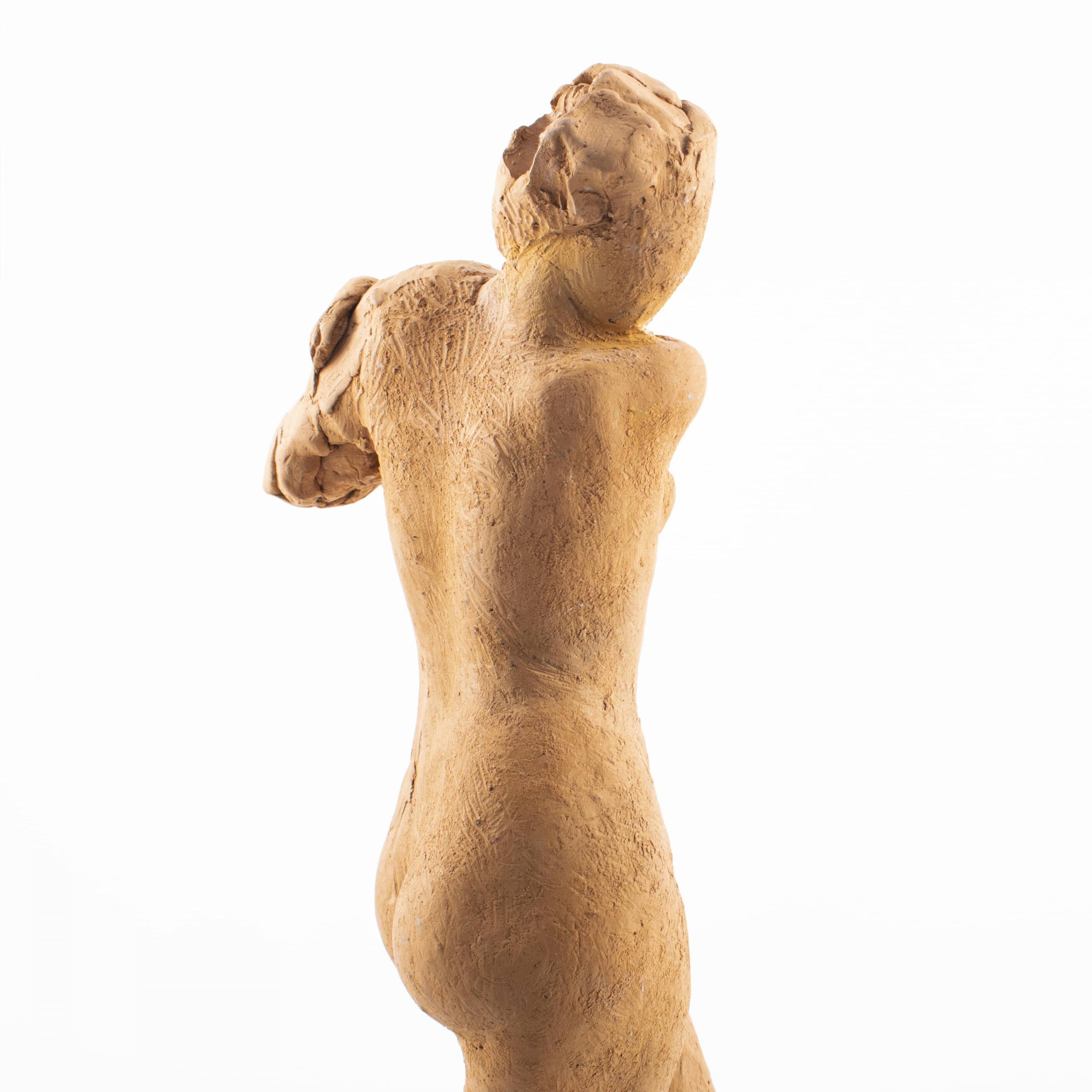 Gerhard Henning, Gracious Female Figure in Burnt Clay In Good Condition For Sale In Kastrup, DK