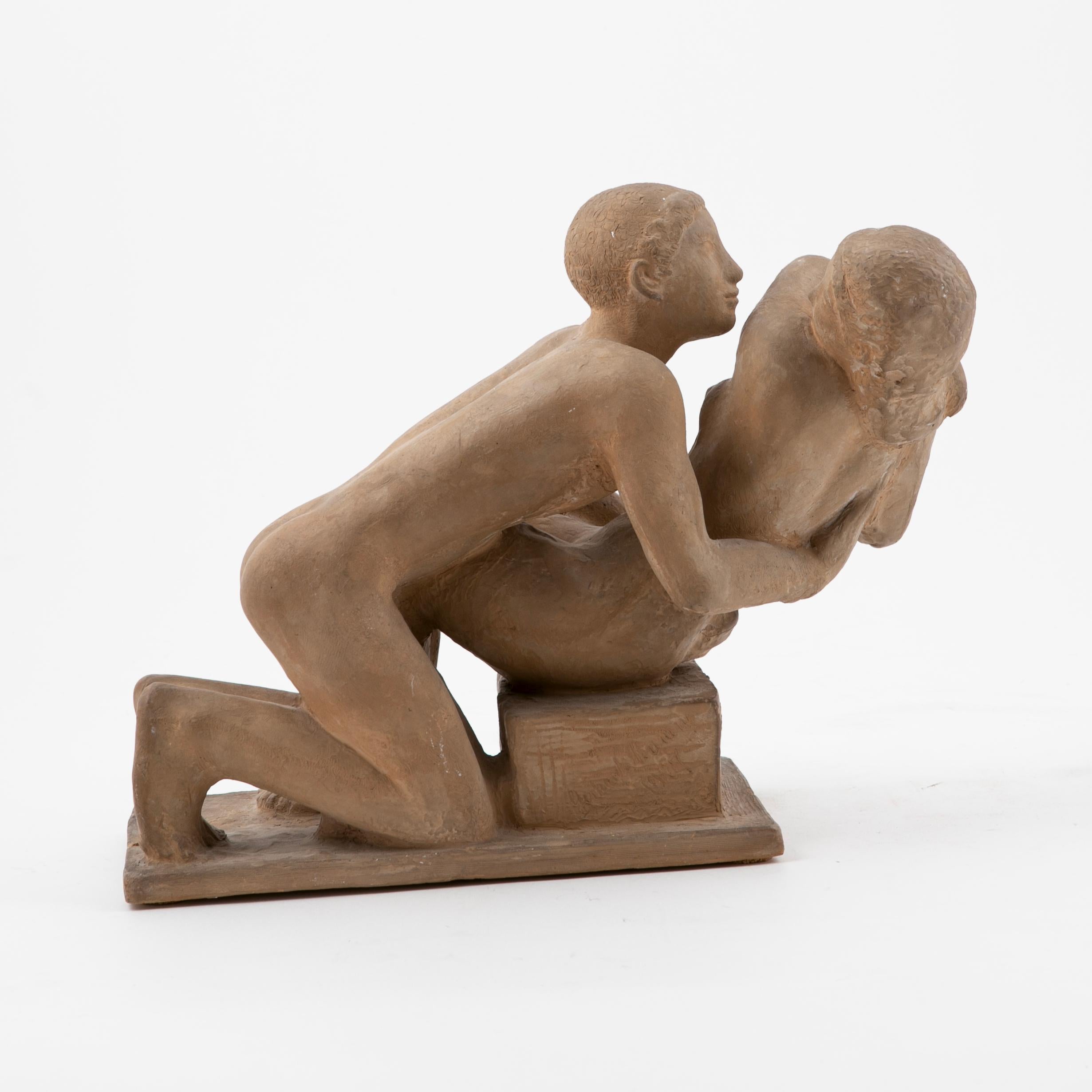 Moderne Gerhard Henning Sculpture en terre cuite Homme et Femme en vente
