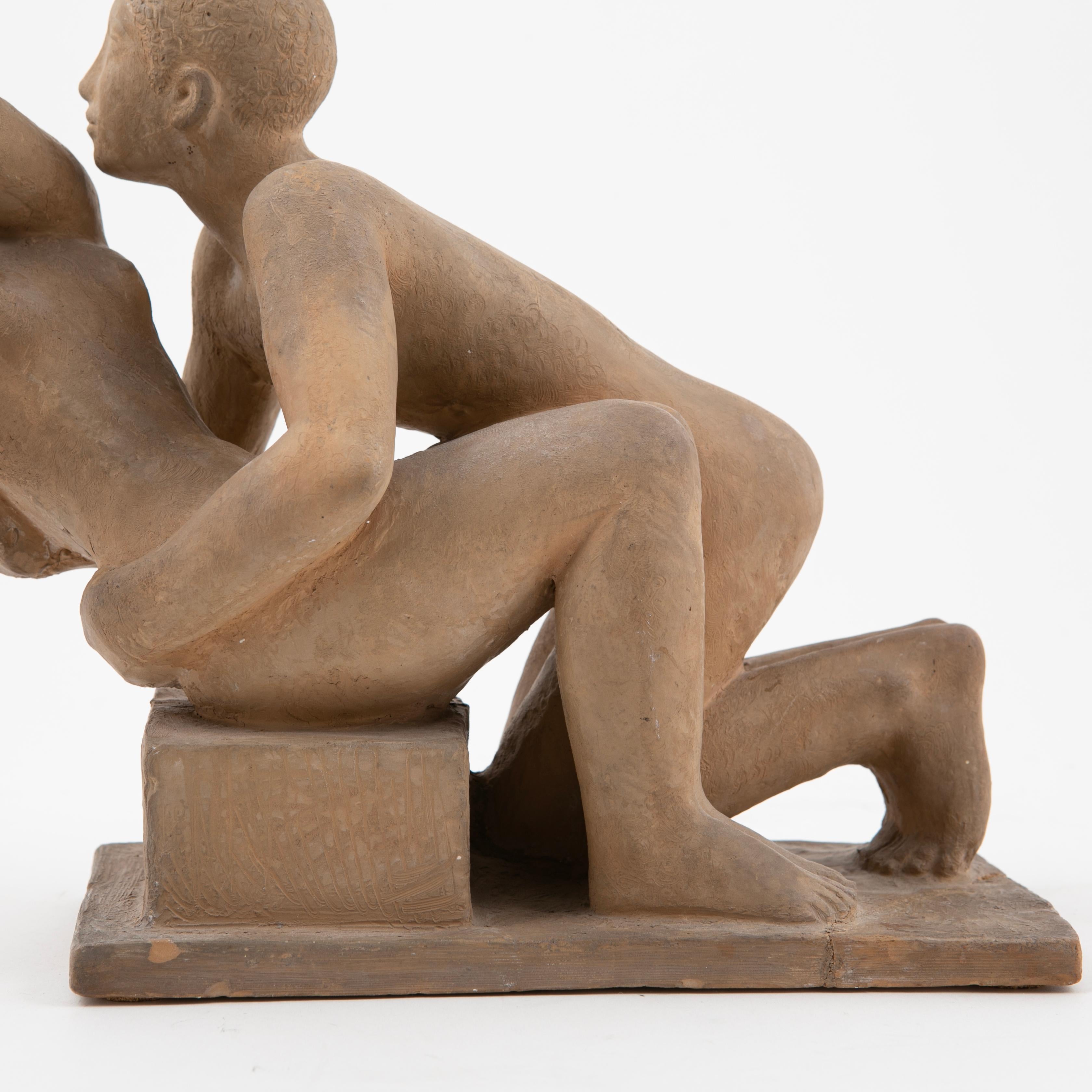 Gerhard Henning Escultura de arcilla de hombre y mujer siglo XX en venta