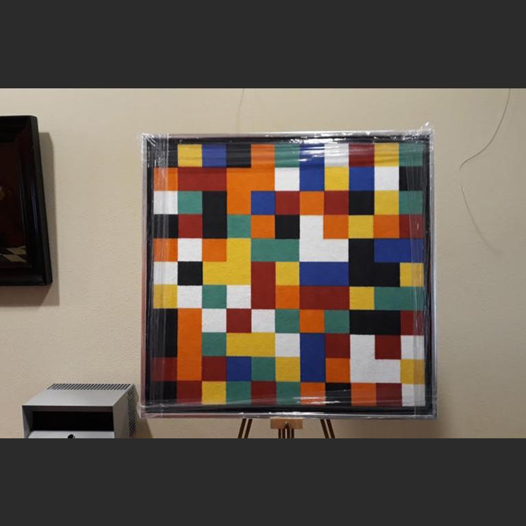 Gerhar Richter, in collaboration with Vorwerk, made a special edition titled: 1024 Colors.
The color palette by Richter is brought in with high quality pieces of carpet.

*The images show different configurations. You will receive the configuration