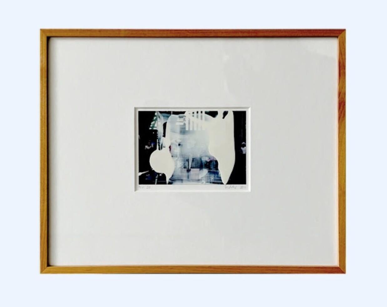 MV. 20

By Gerhard Richter

2011

Signed

Black/white lacquer on Color photography

10 x 15 cm

Unique

Catalogue Raissonae ref: MV-20-15712