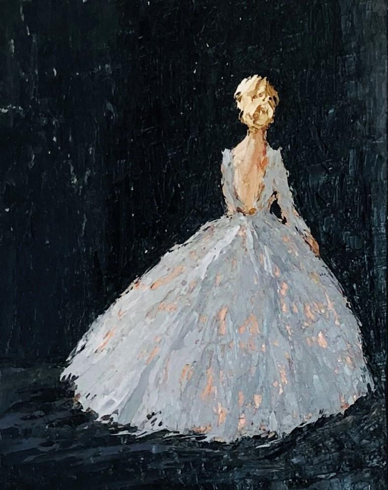 'Elizabeth' is a petite framed Impressionist oil on canvas painting created by American artist Geri Eubanks in 2020. Featuring a palette made of peach, blueish-lavender and a black background, this small painting depicts an elegant lady presenting