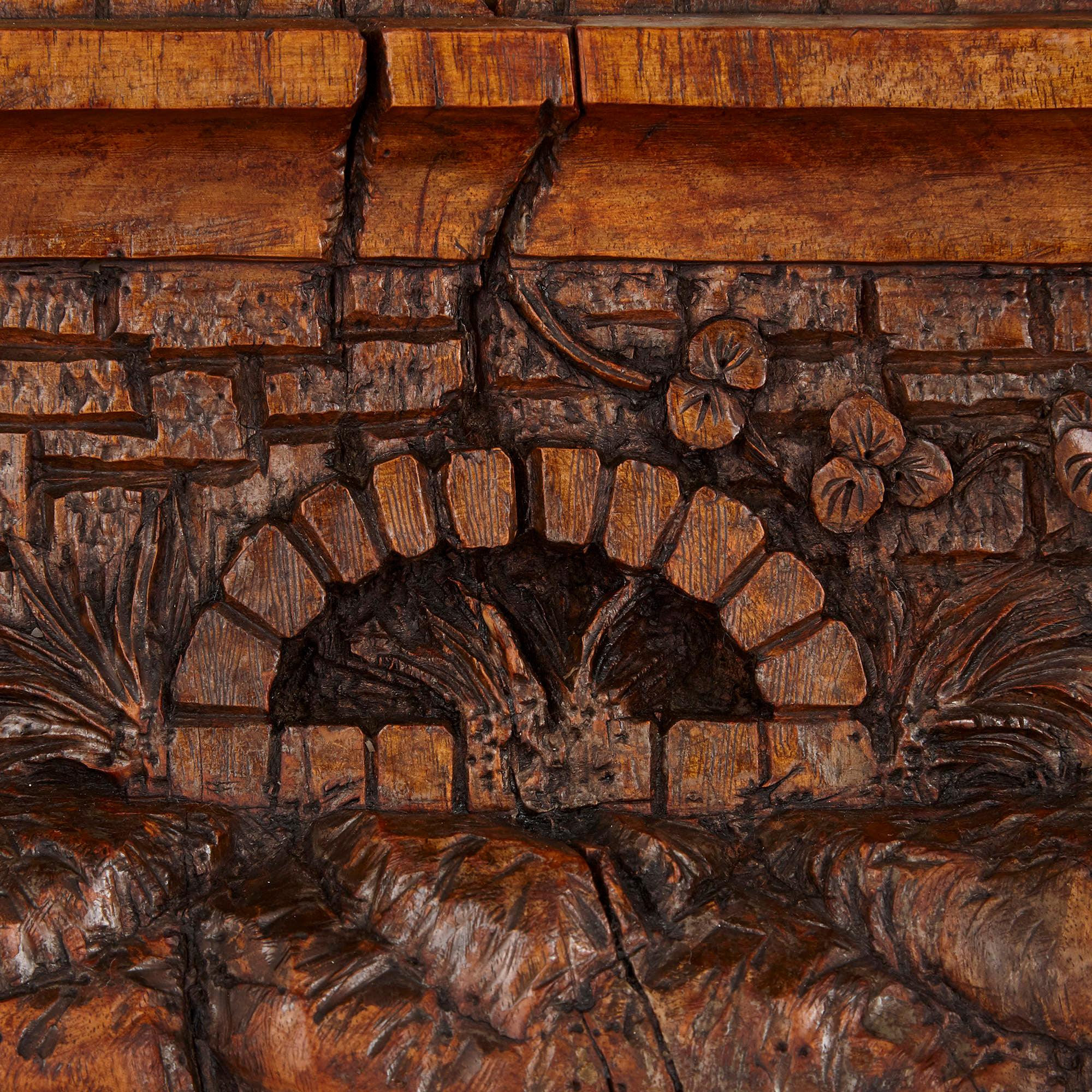Placa de porcelana Germain en marco ornamentado tallado Black Forest en Bueno estado para la venta en London, GB