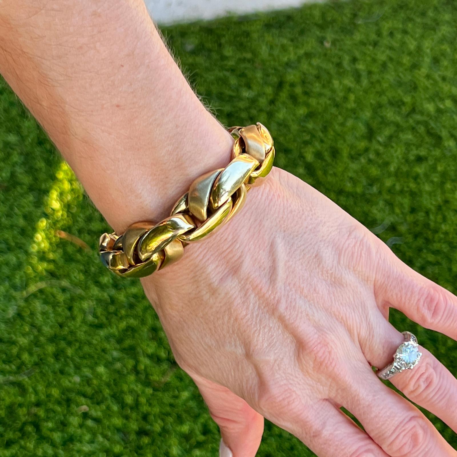 Deutsches 18 Karat Gelbgold geflochtenes hochpoliertes & satiniertes Gliederarmband (Moderne)