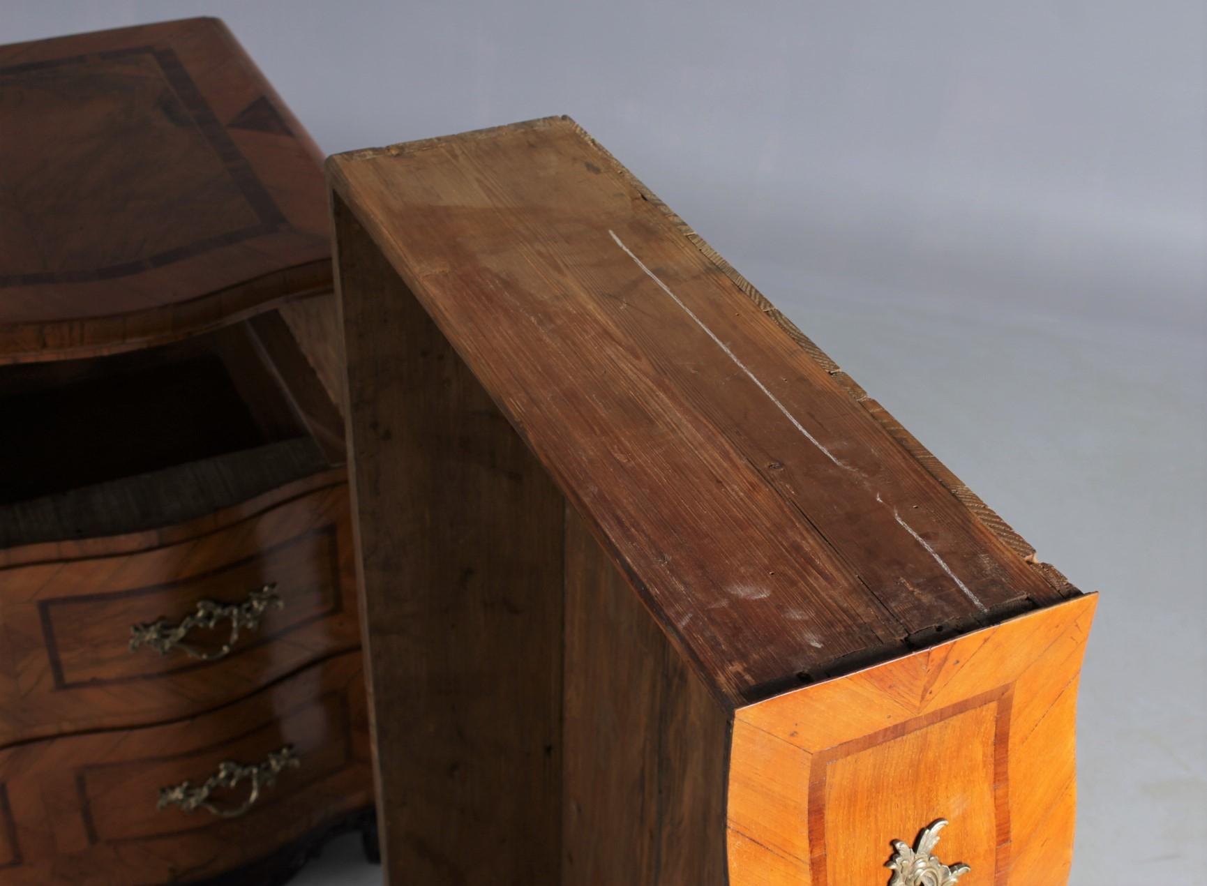 German 18th Century Baroque Chest Of Drawers, Region Mainz, circa 1760 3