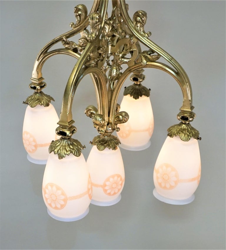 Early 20th Century German 1920s Bronze and Etched Glass Chandelier For Sale