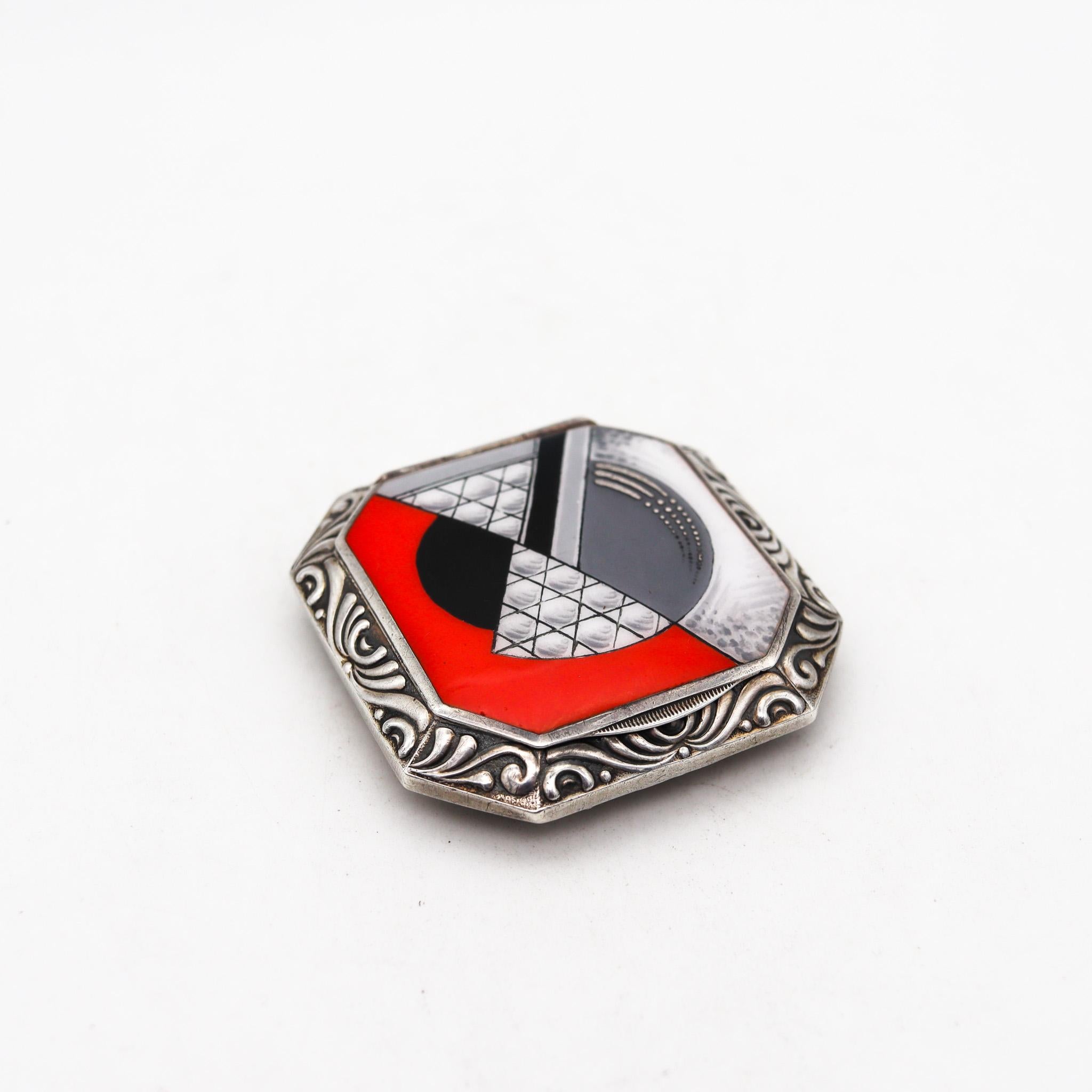 German geometric enameled pill box attributed to Herbert Bayer.

An exceptional representative piece of the Bauhaus art movement. This box has been made in Germany during the art deco period, back in the 1923. Crafted in an squared shape with