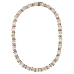 Collana da collo con motivi ondulati Art Deco tedesca del 1935 in platino e oro 18 carati