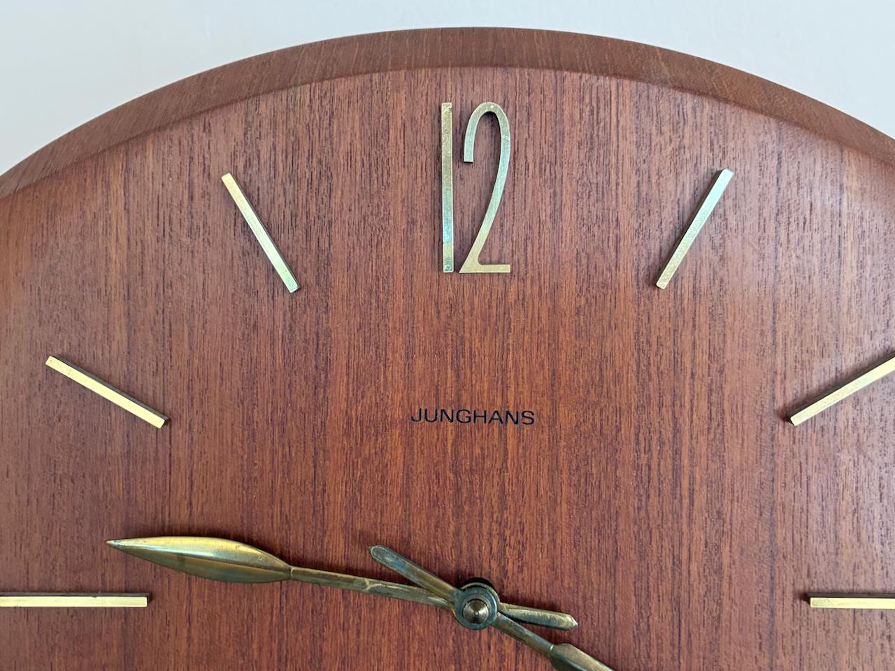 Allemand Pendule + Poids + Horloge murale Junghans allemande des années 1960 en vente