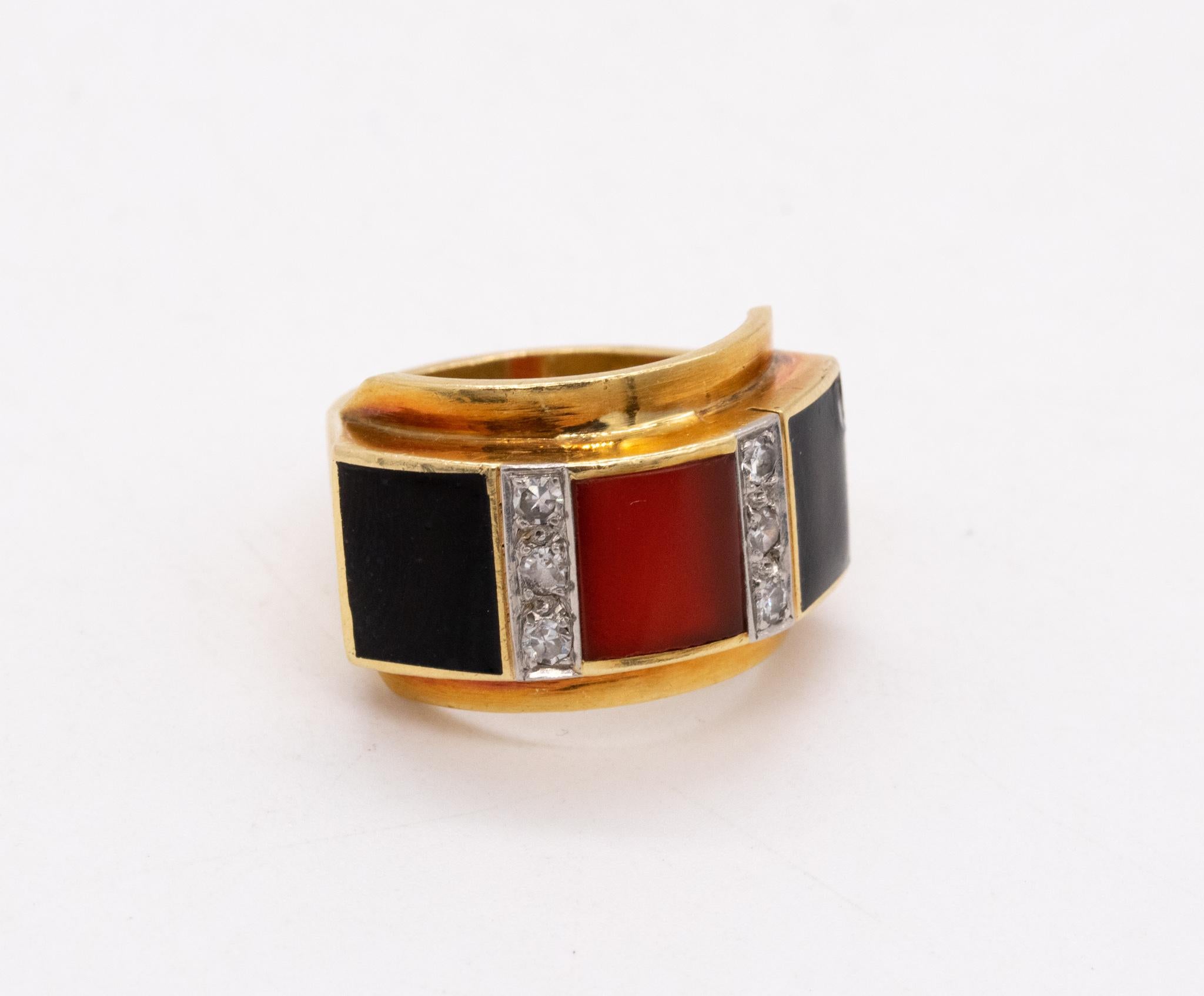 German 1970 Modernist Ring in 18Kt Yellow Gold with Diamonds Carnelian and Onyx For Sale 1