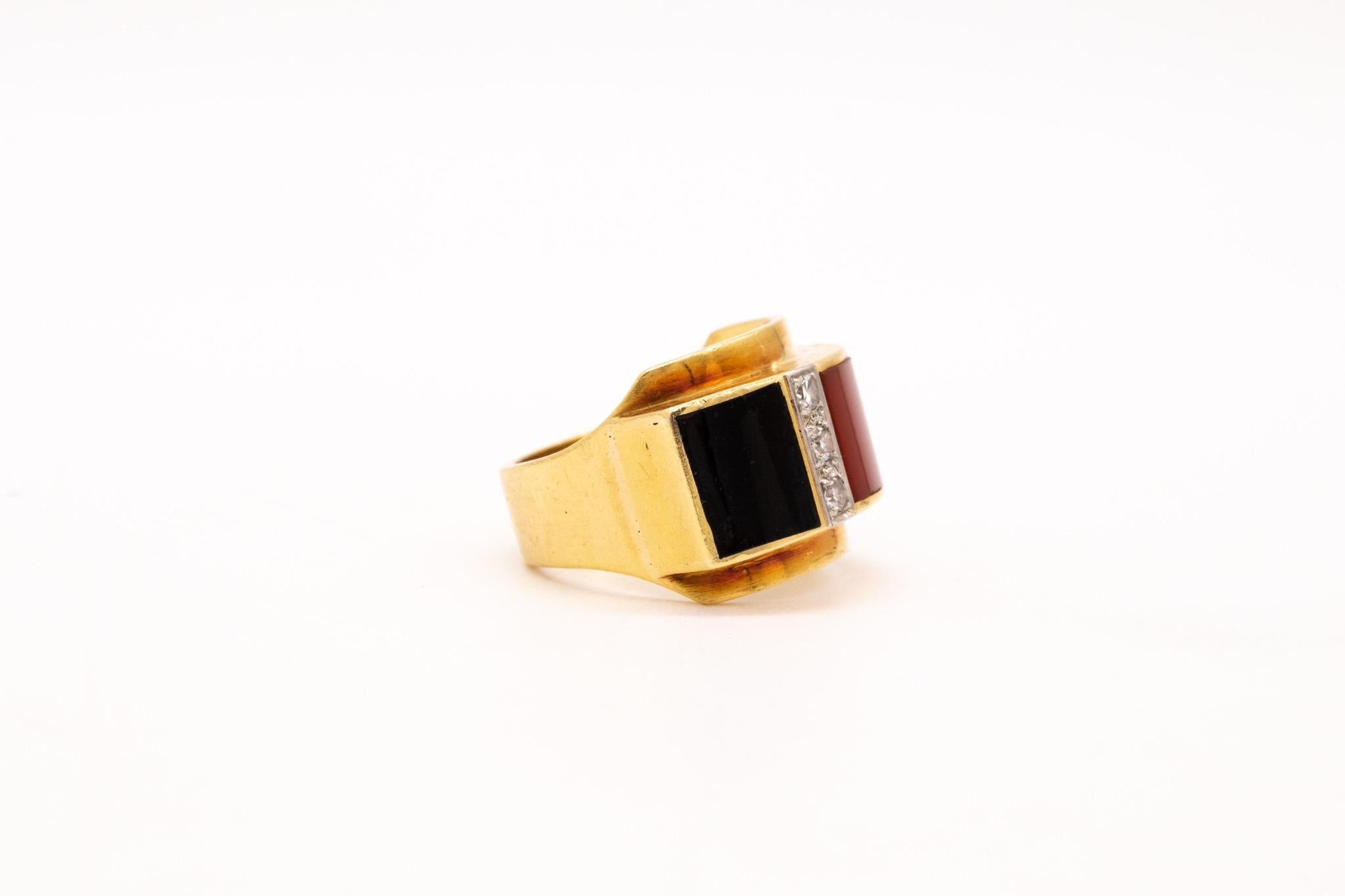 German 1970 Modernist Ring in 18Kt Yellow Gold with Diamonds Carnelian and Onyx For Sale 3