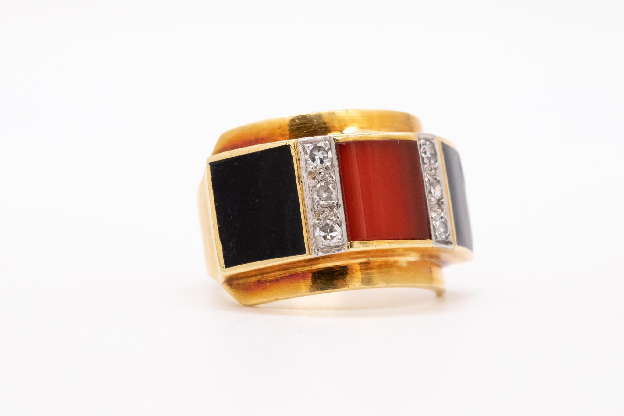 German 1970 Modernist Ring in 18Kt Yellow Gold with Diamonds Carnelian and Onyx For Sale 4