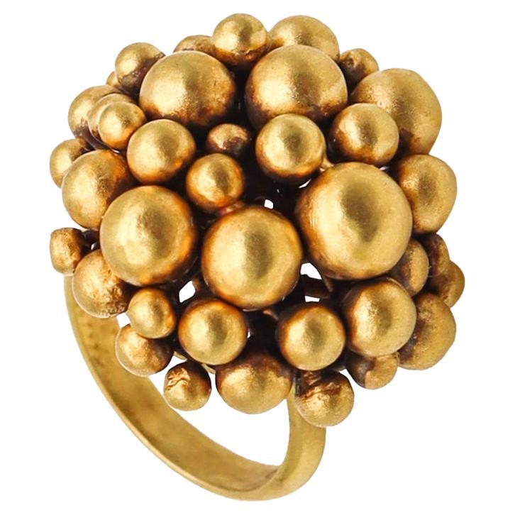 German 1970 Sculptural Modernism Cocktail Ring in Brushed 18Kt Yellow Gold
