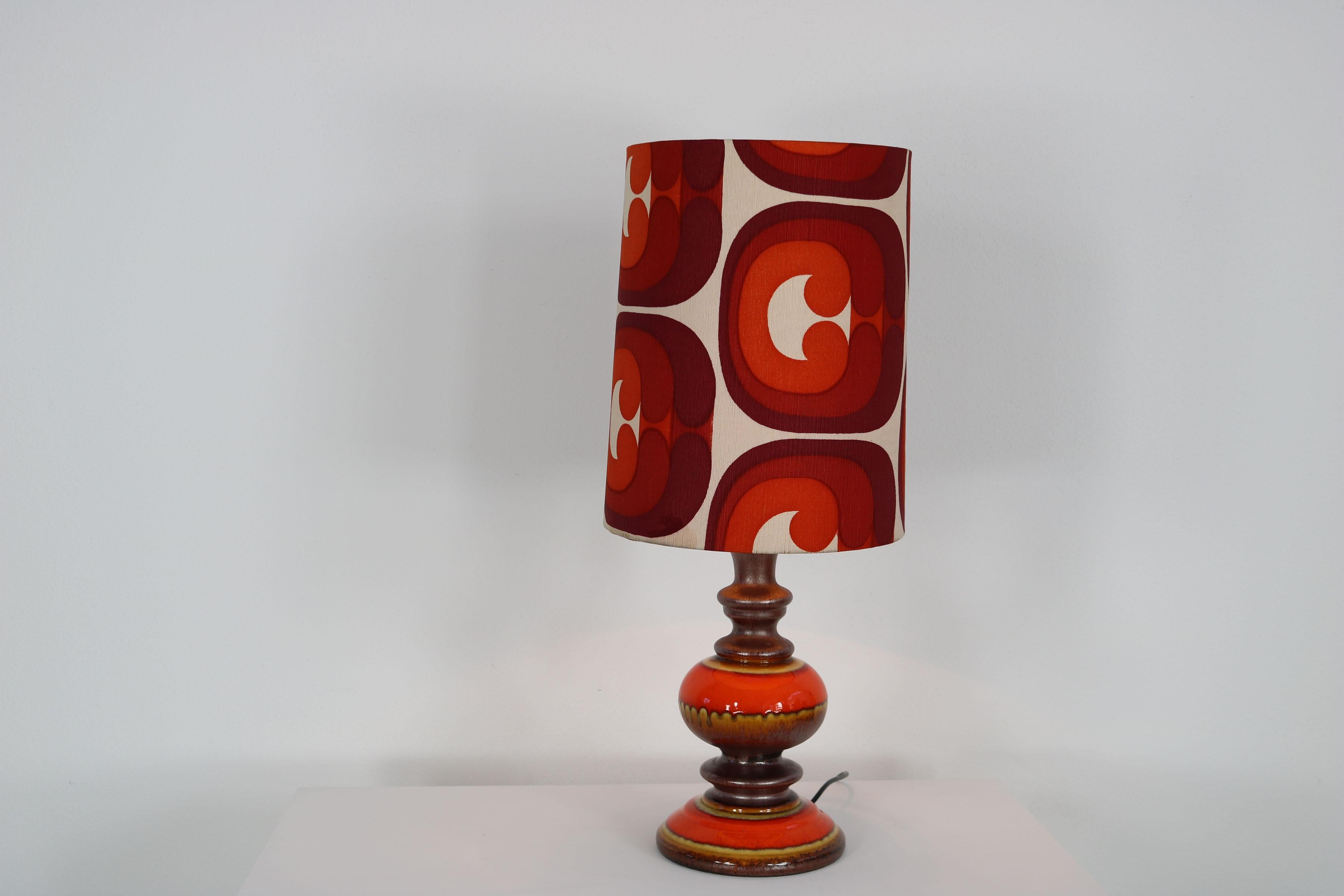 Mid-Century Modern German 1970s ceramic table lamp with a spacy fabric shade For Sale