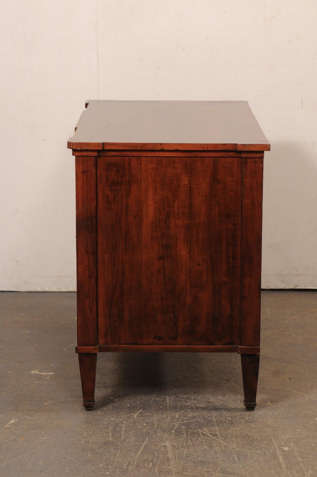Cassapanca German del XIX secolo con design/One, impiallacciatura ricca e ferramenta in ottone in vendita 5
