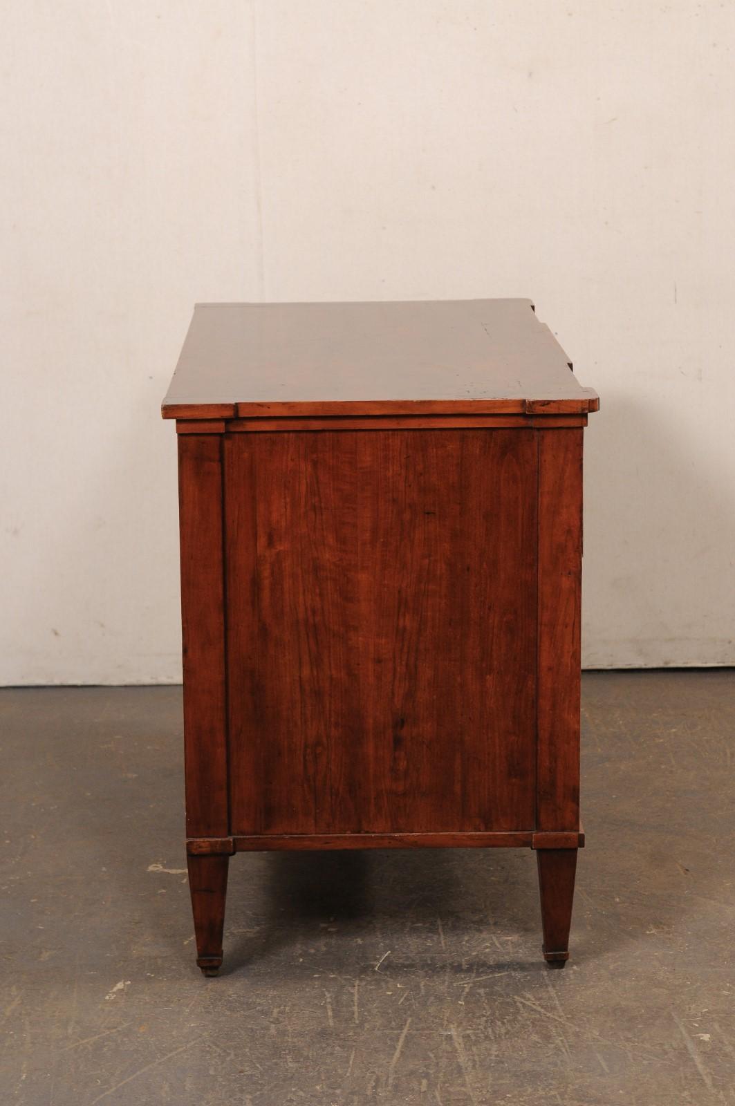 Cassapanca German del XIX secolo con design/One, impiallacciatura ricca e ferramenta in ottone in vendita 1